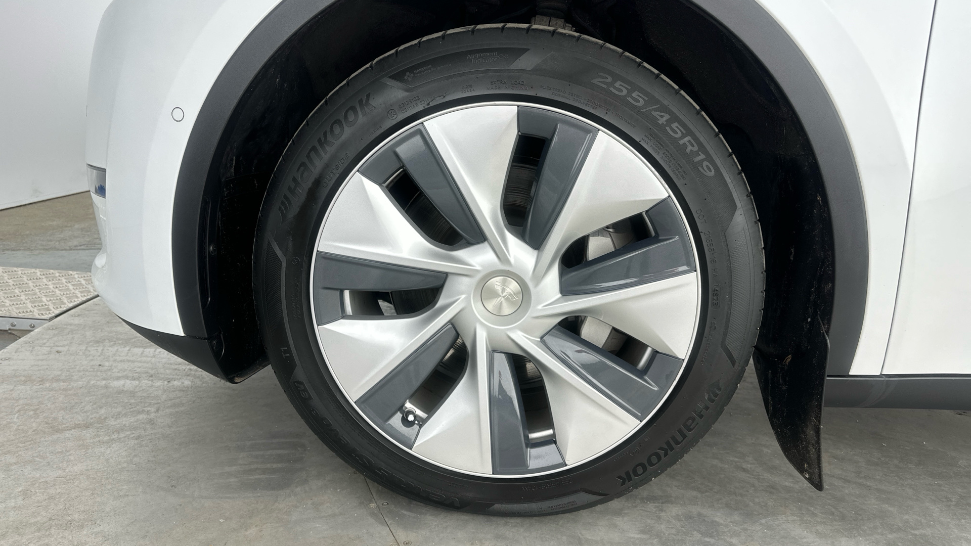 4027590 Long Range AWD 5dr Auto