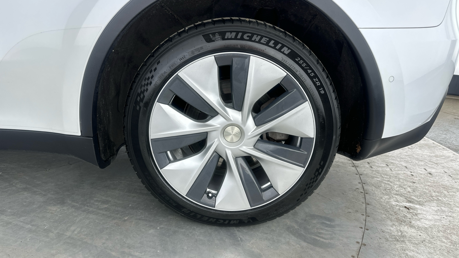 4027590 Long Range AWD 5dr Auto