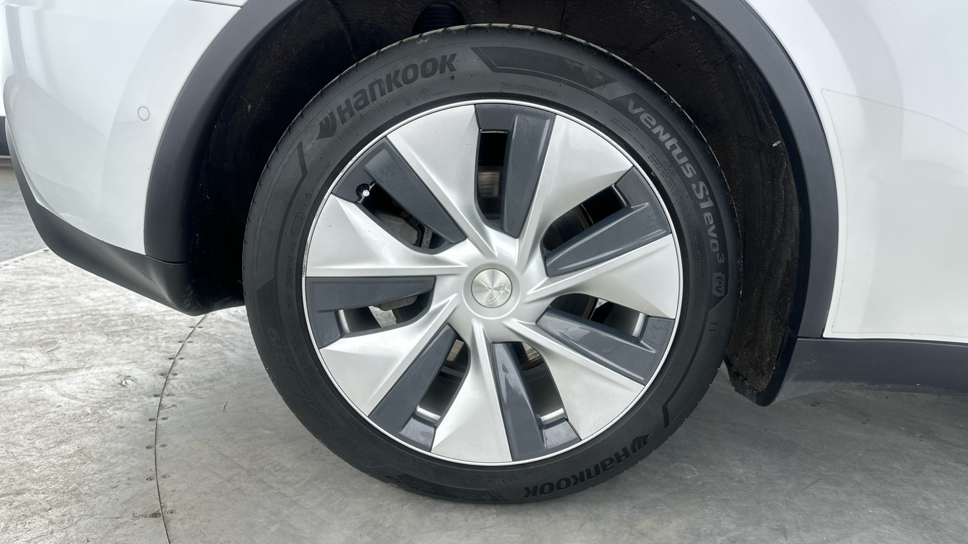 4027590 Long Range AWD 5dr Auto