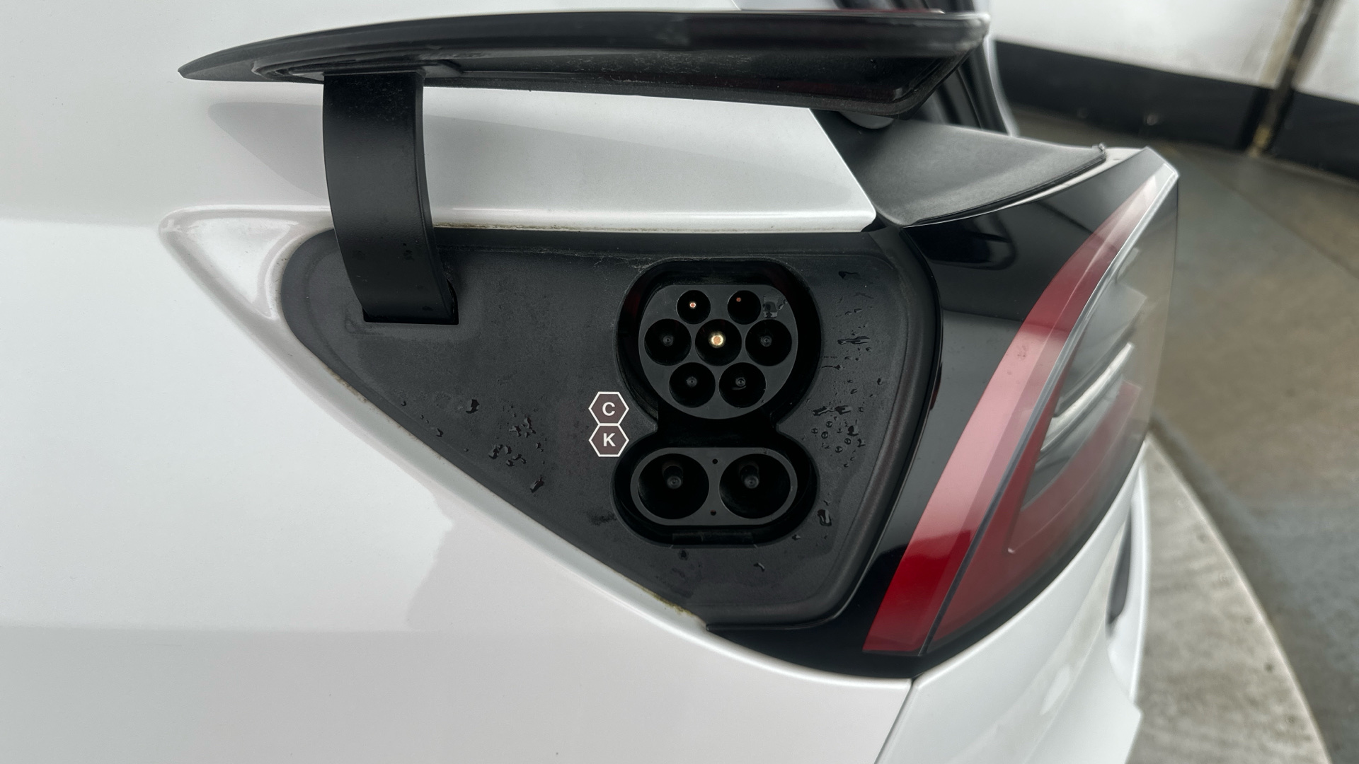 4027590 Long Range AWD 5dr Auto