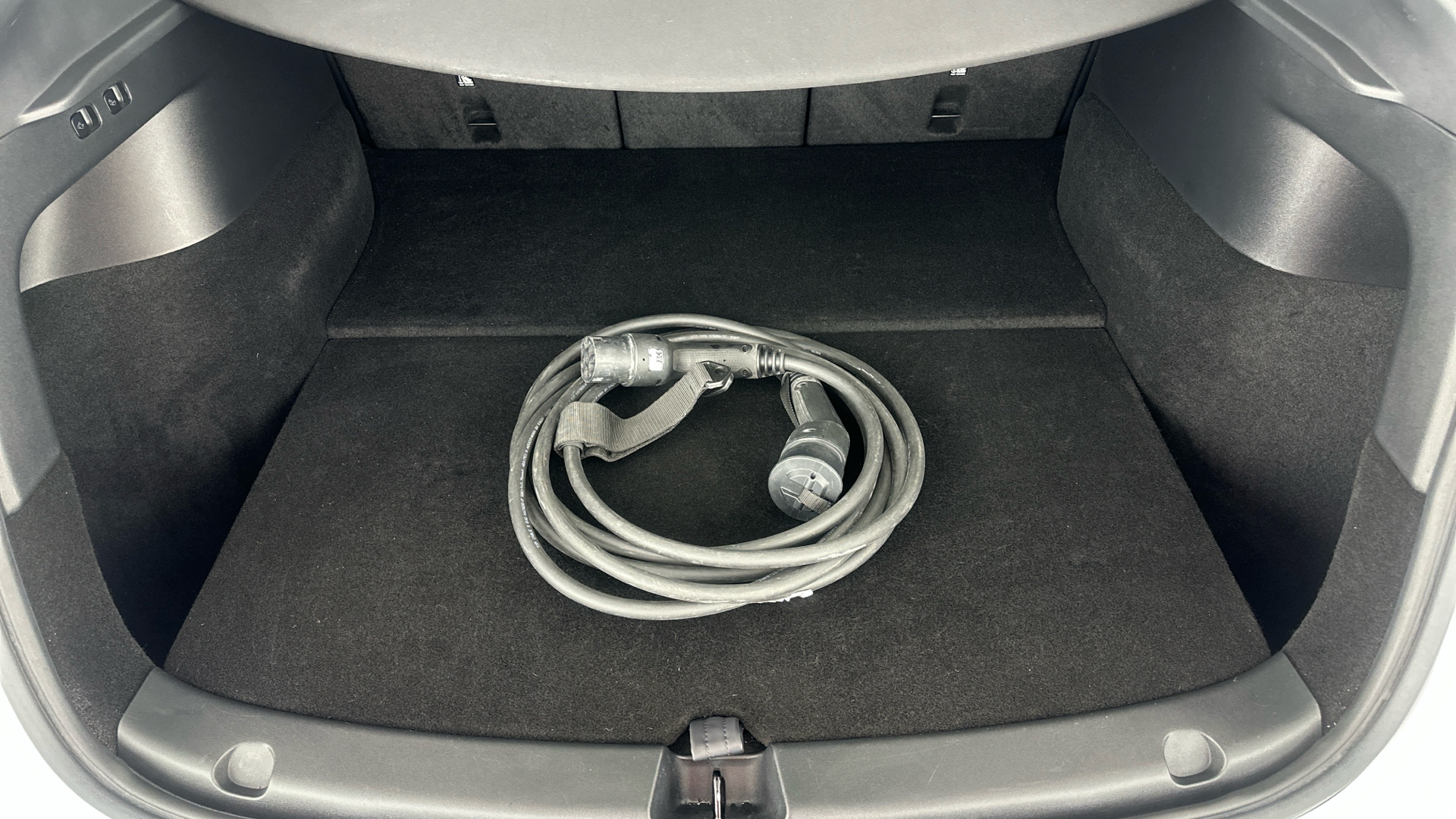 4027590 Long Range AWD 5dr Auto