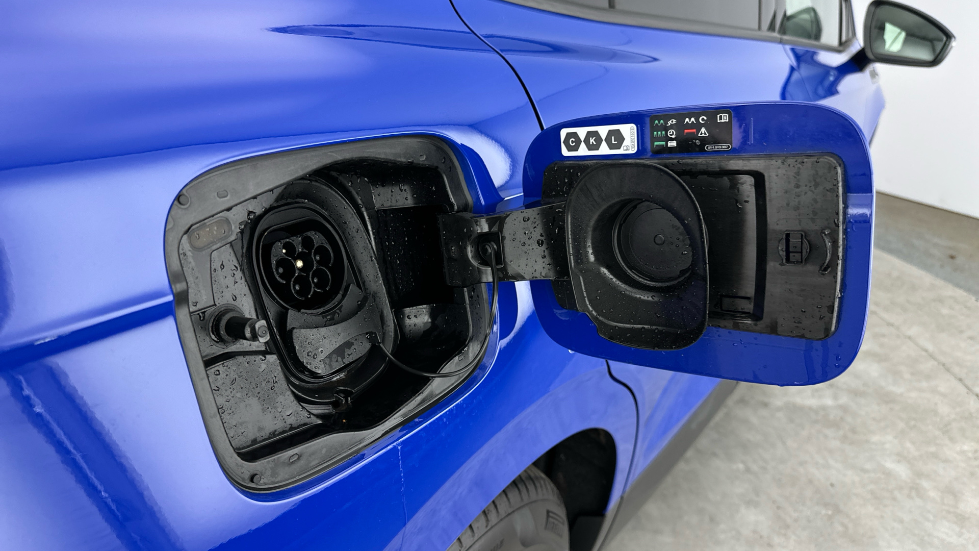 4027616 125kW 50 Edition 55kWh 5dr Auto