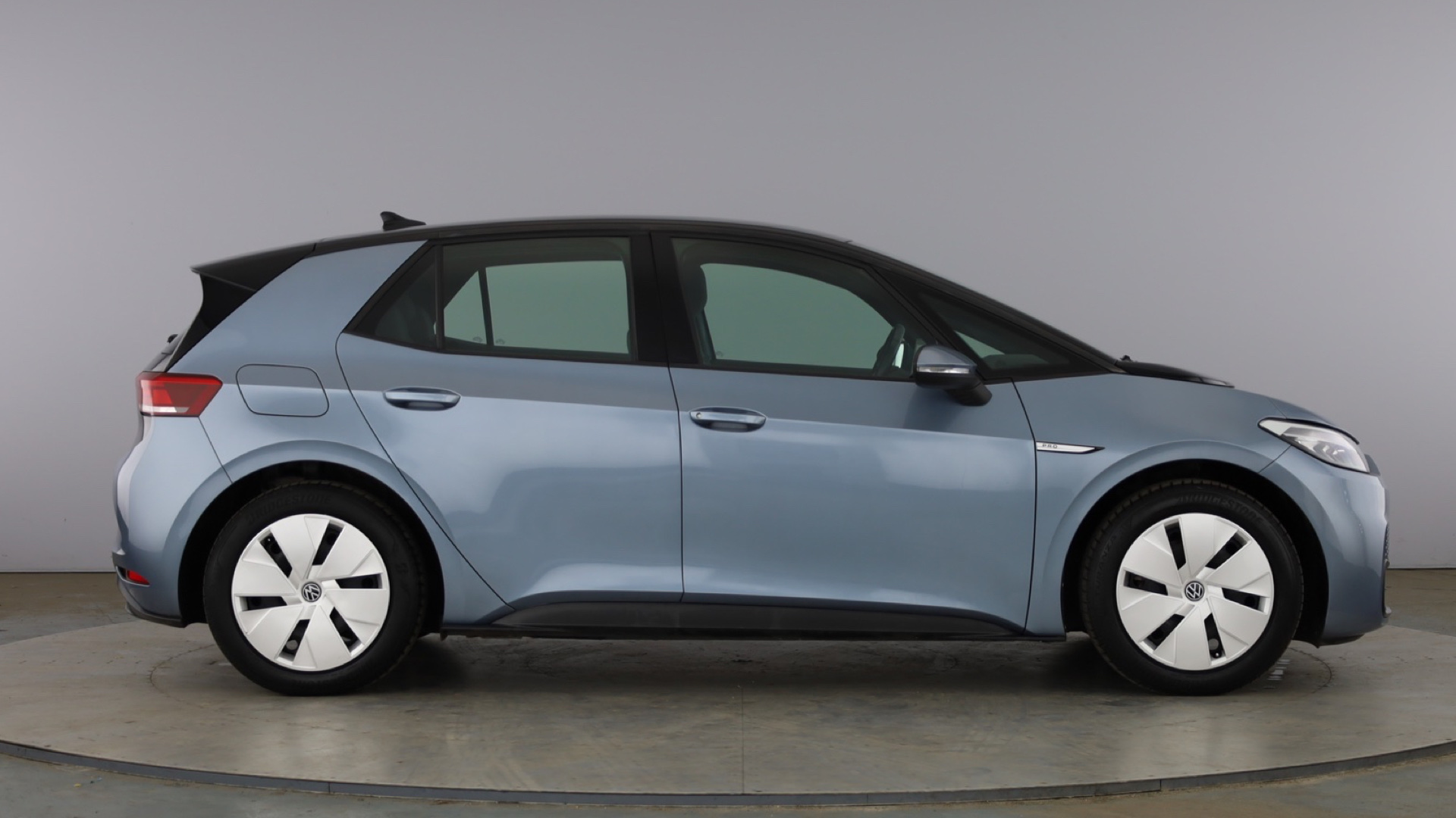 4027556 107KW Life Pro 58kWh 5dr Auto