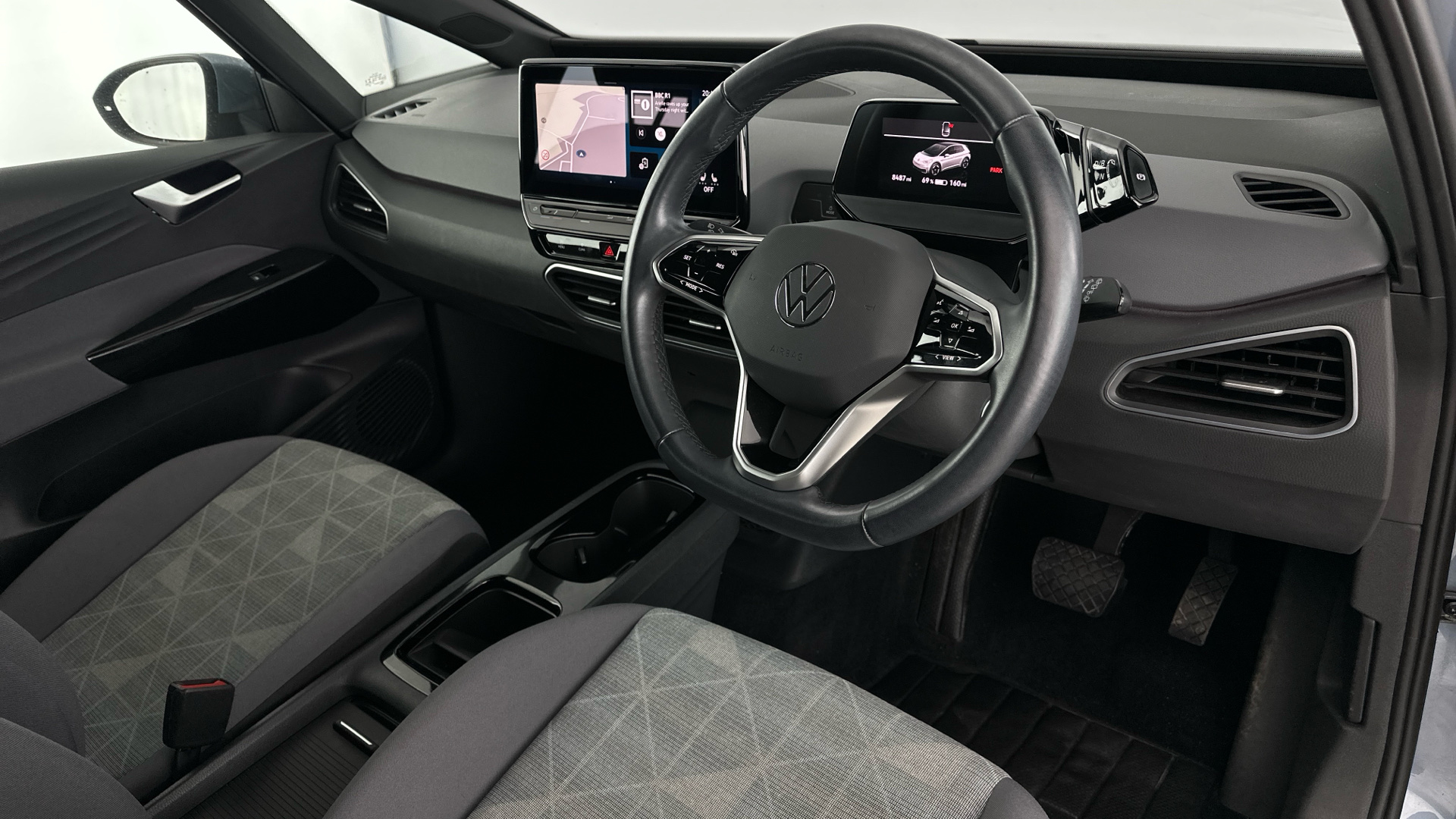 4027556 107KW Life Pro 58kWh 5dr Auto