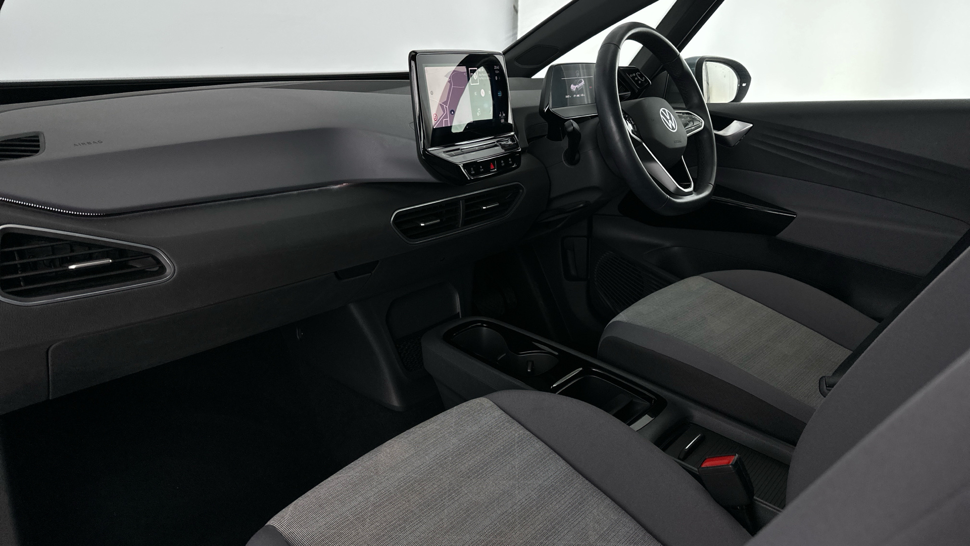 4027556 107KW Life Pro 58kWh 5dr Auto