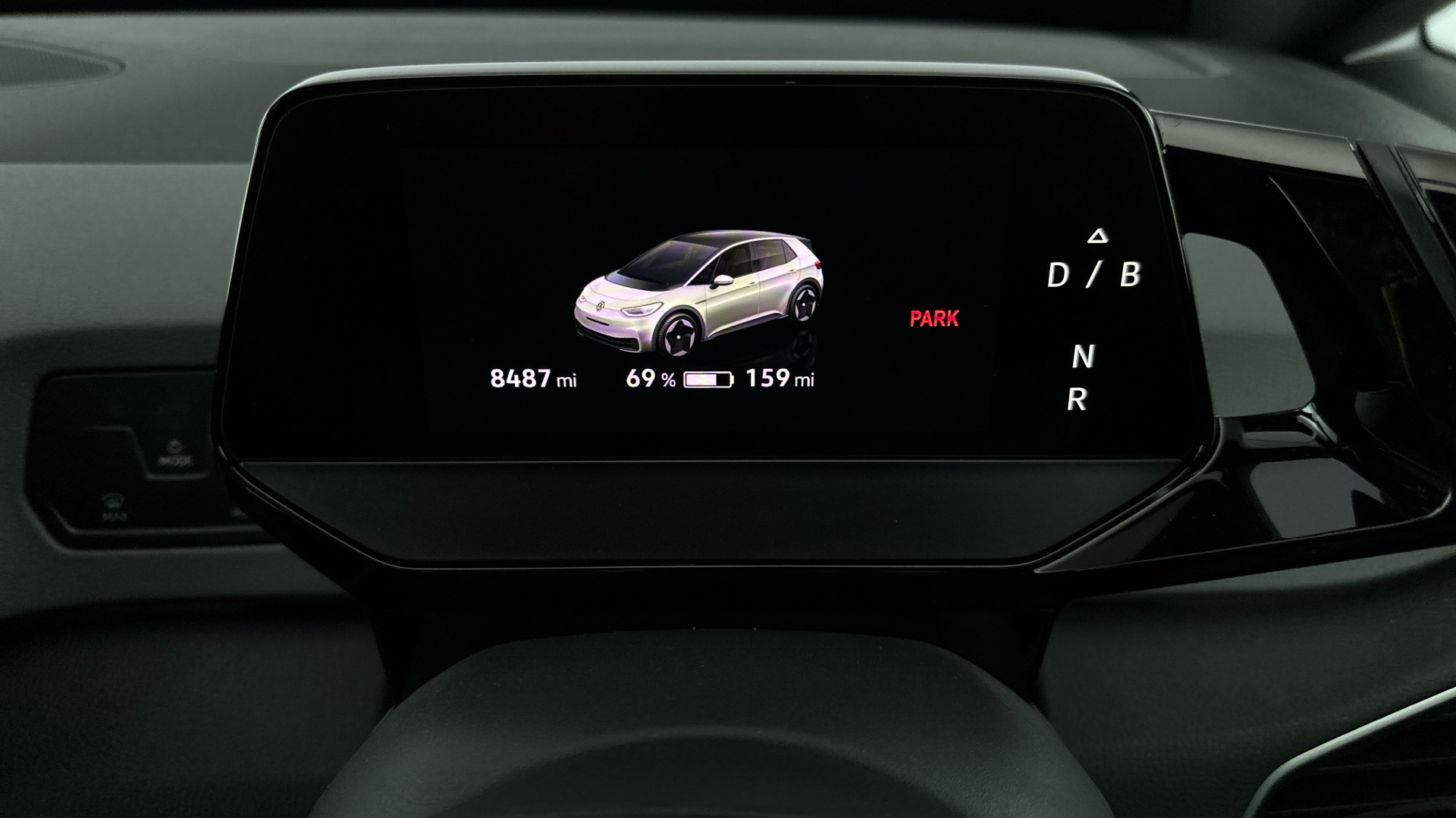 4027556 107KW Life Pro 58kWh 5dr Auto