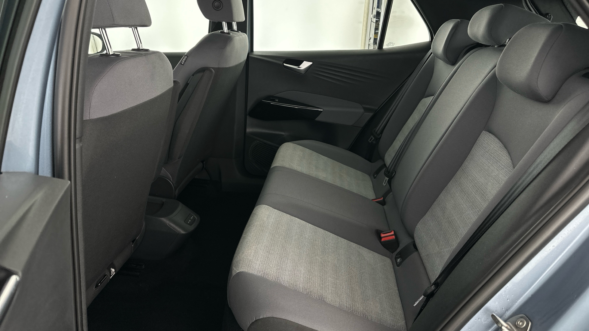 4027556 107KW Life Pro 58kWh 5dr Auto