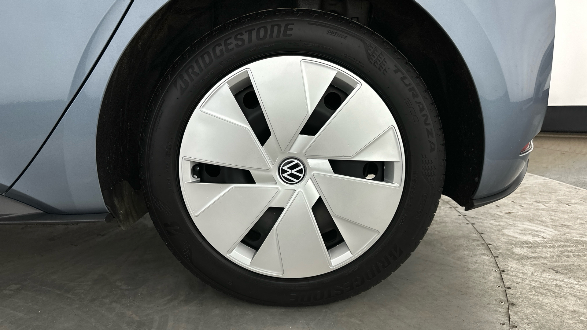 4027556 107KW Life Pro 58kWh 5dr Auto