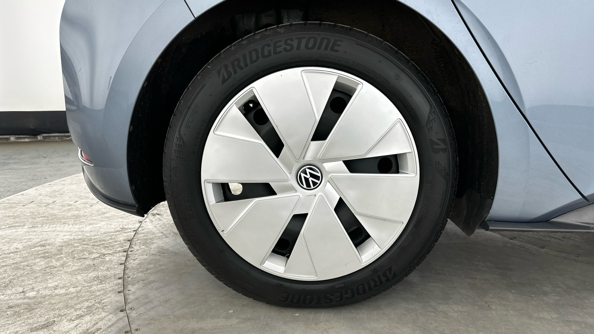 4027556 107KW Life Pro 58kWh 5dr Auto