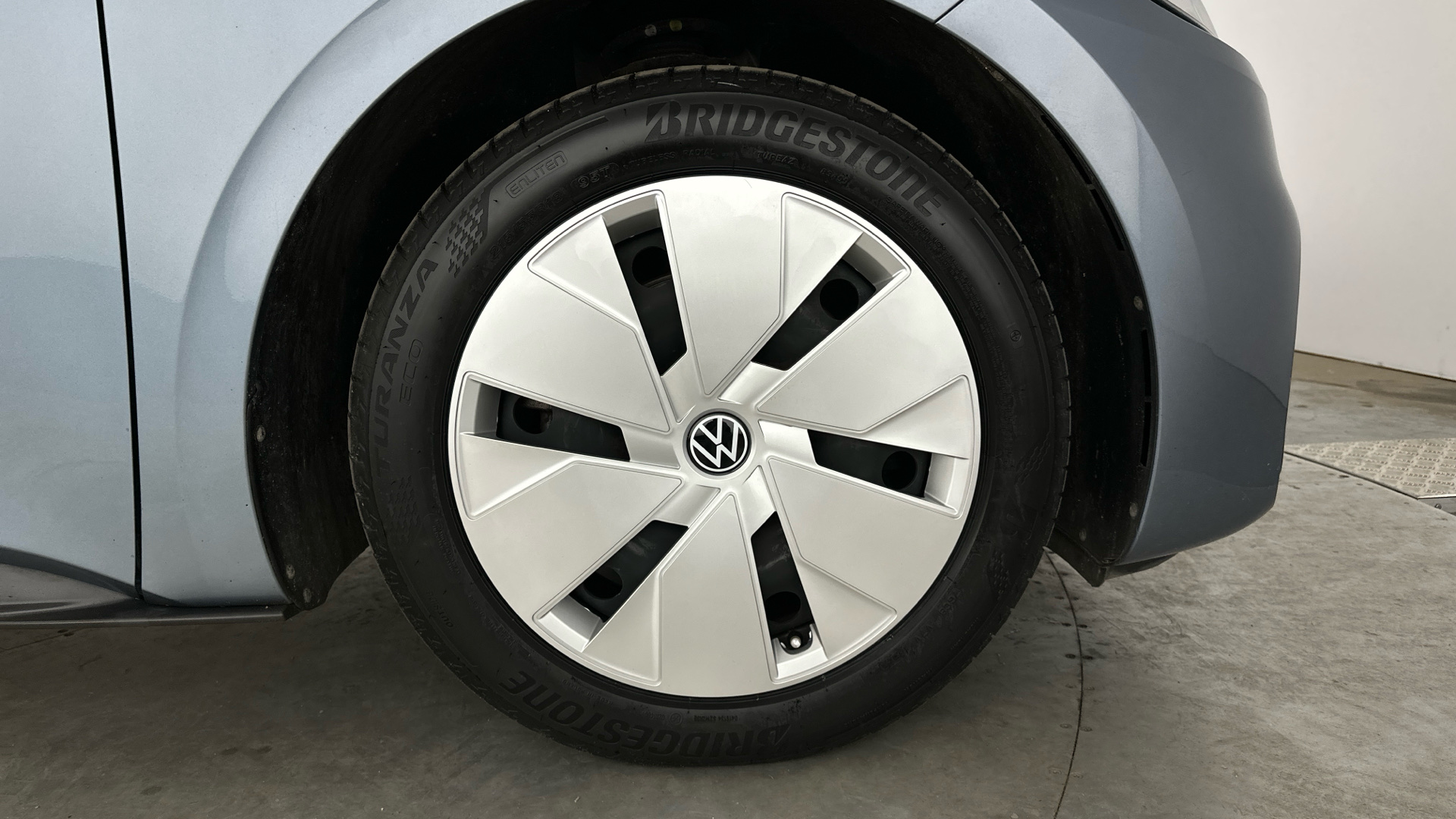 4027556 107KW Life Pro 58kWh 5dr Auto