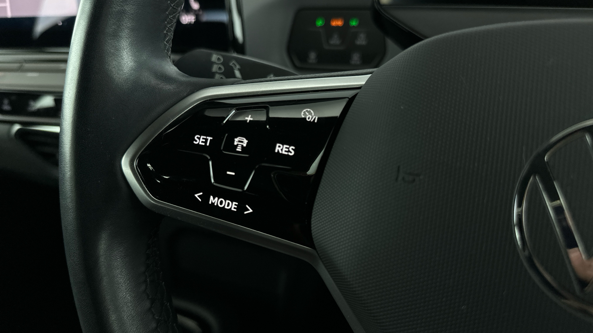 4027556 107KW Life Pro 58kWh 5dr Auto