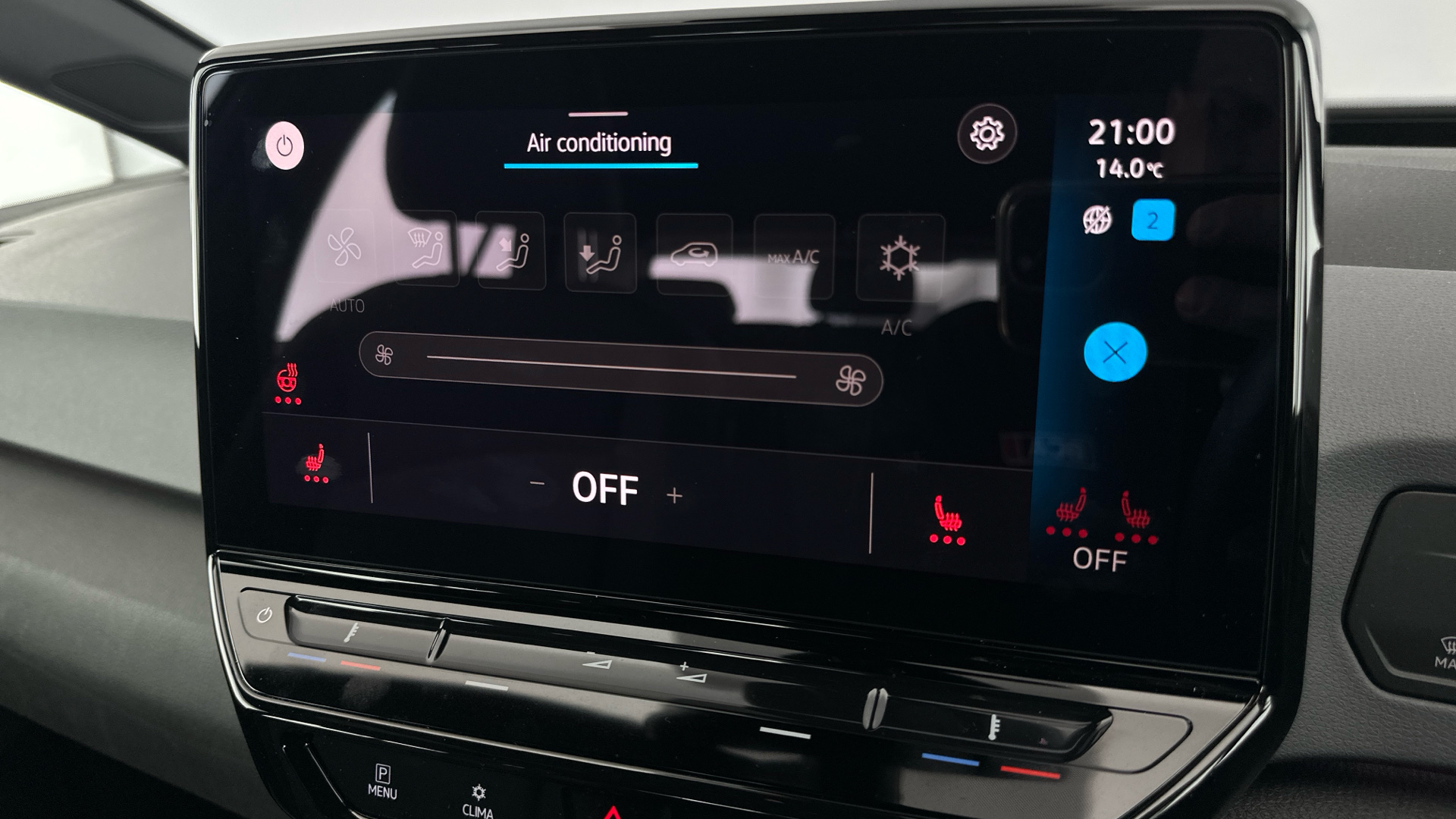 4027556 107KW Life Pro 58kWh 5dr Auto