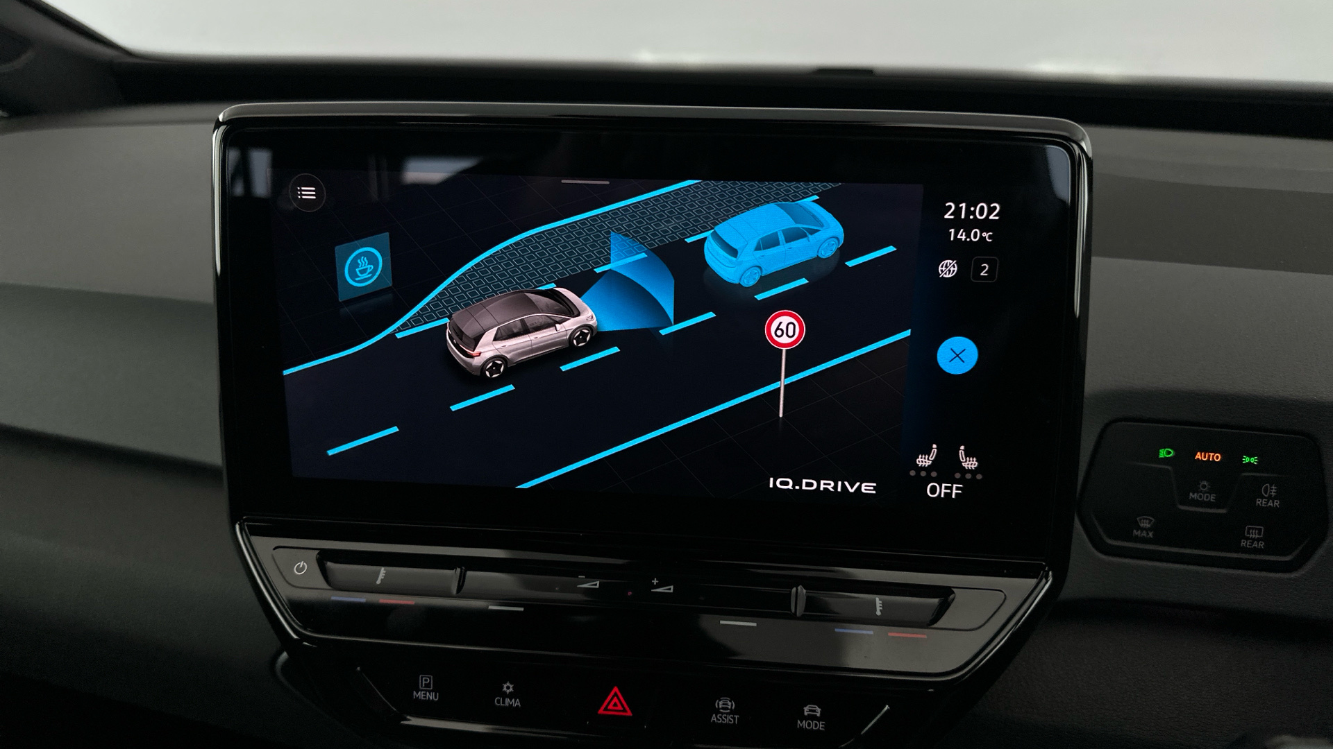 4027556 107KW Life Pro 58kWh 5dr Auto