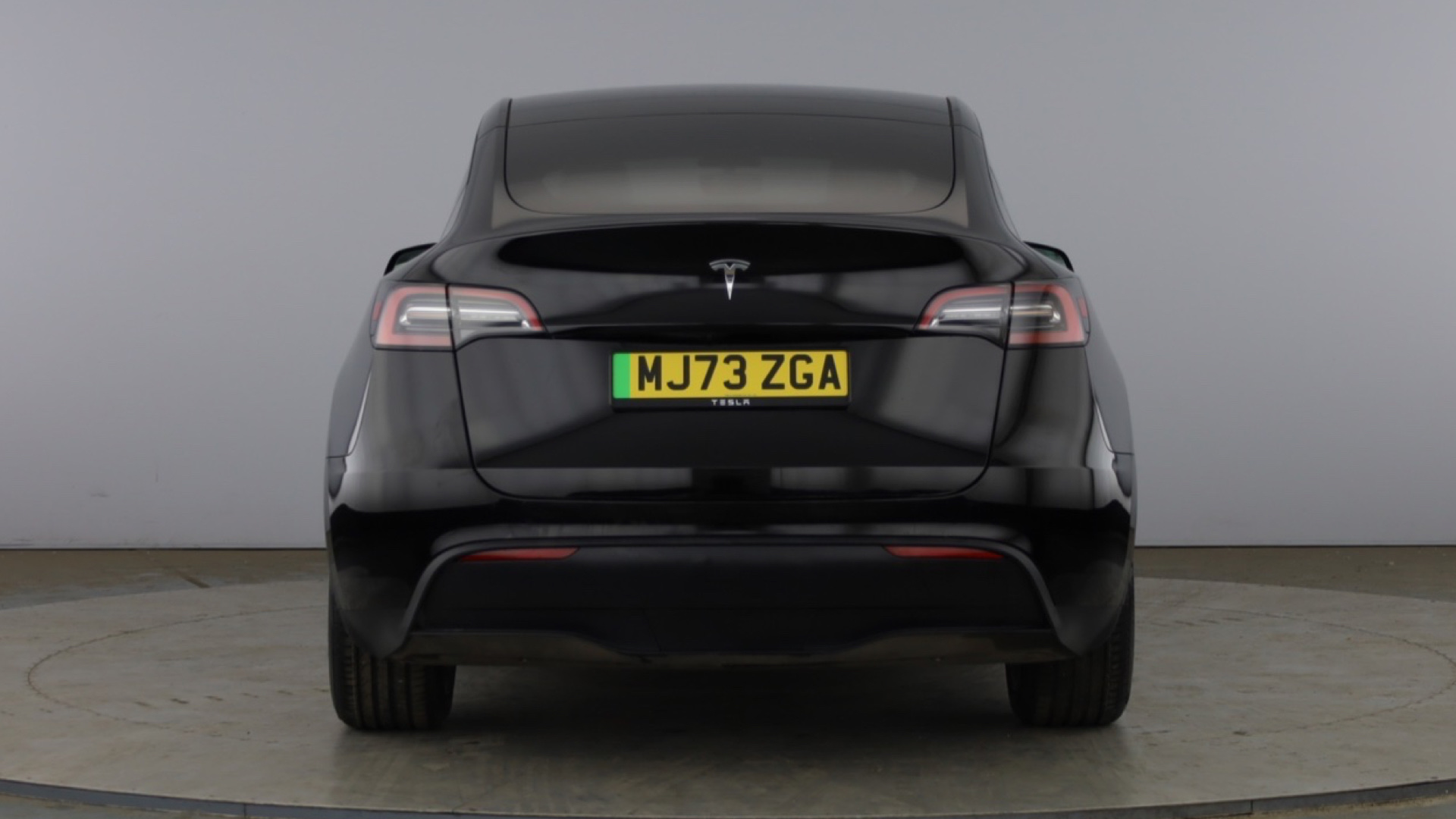 4020734 RWD 5dr Auto