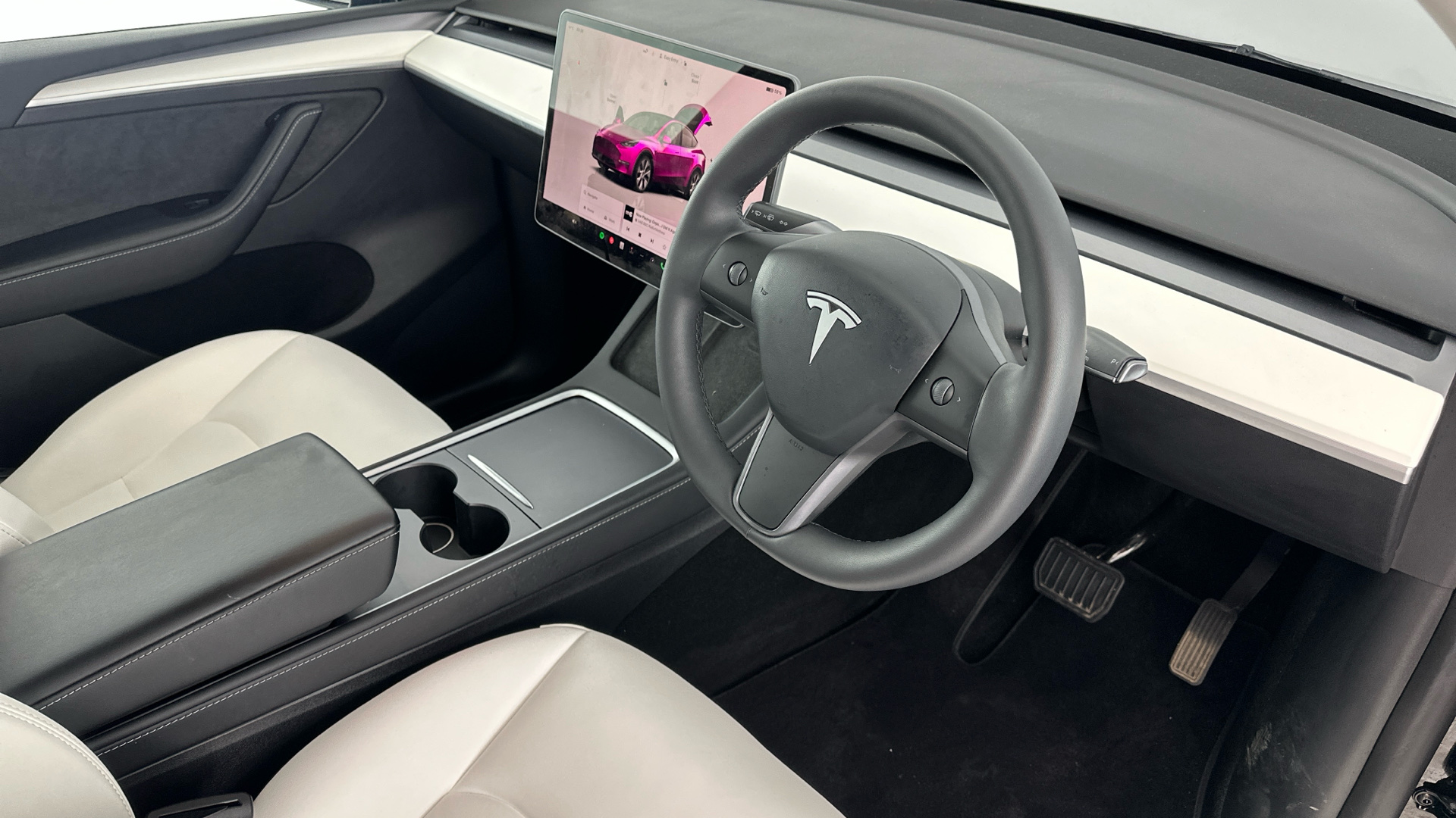 4020734 RWD 5dr Auto