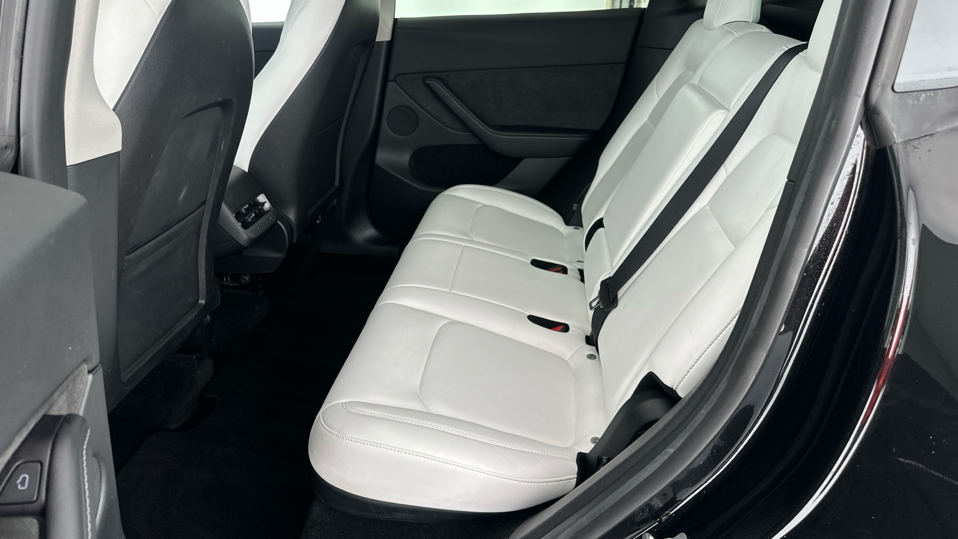 4020734 RWD 5dr Auto