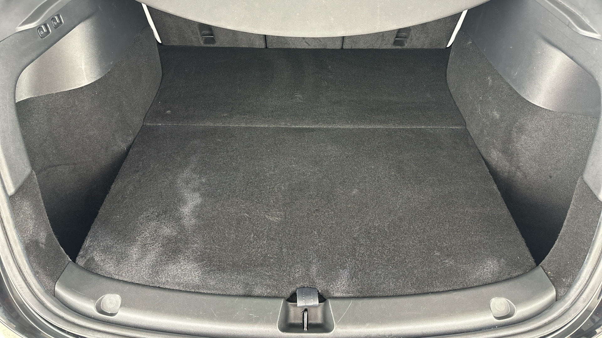 4020734 RWD 5dr Auto