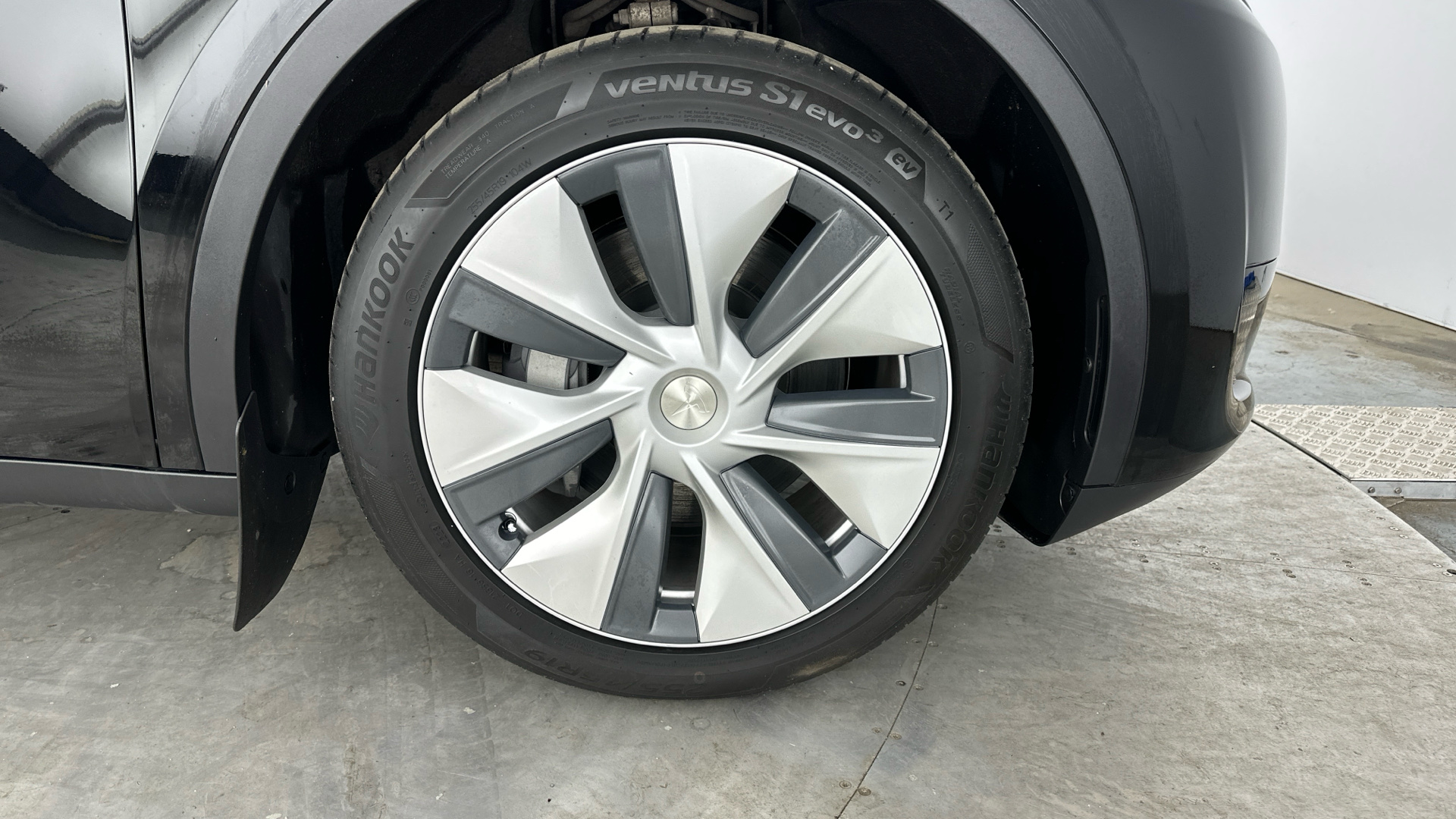 4020734 RWD 5dr Auto