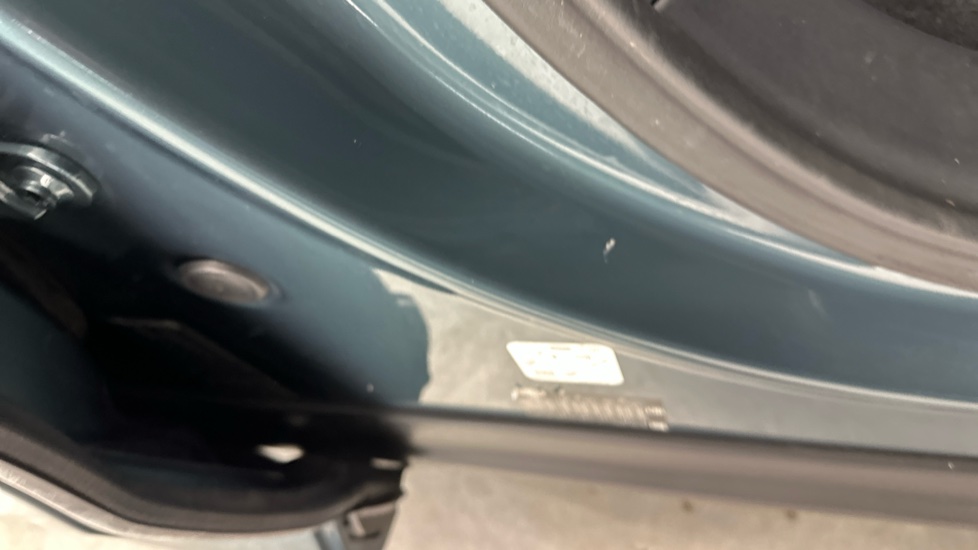 Land Rover Range Rover chip & dent