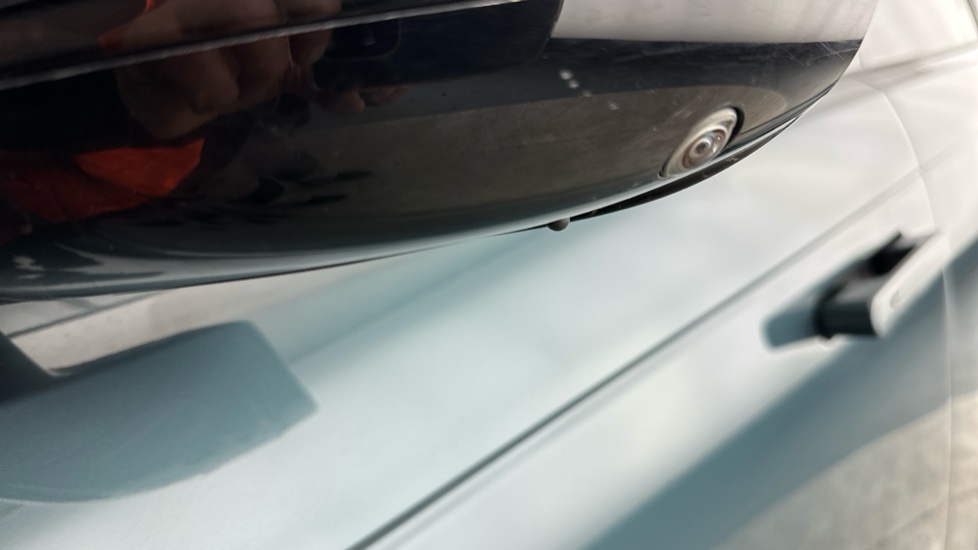 Land Rover Range Rover scratches