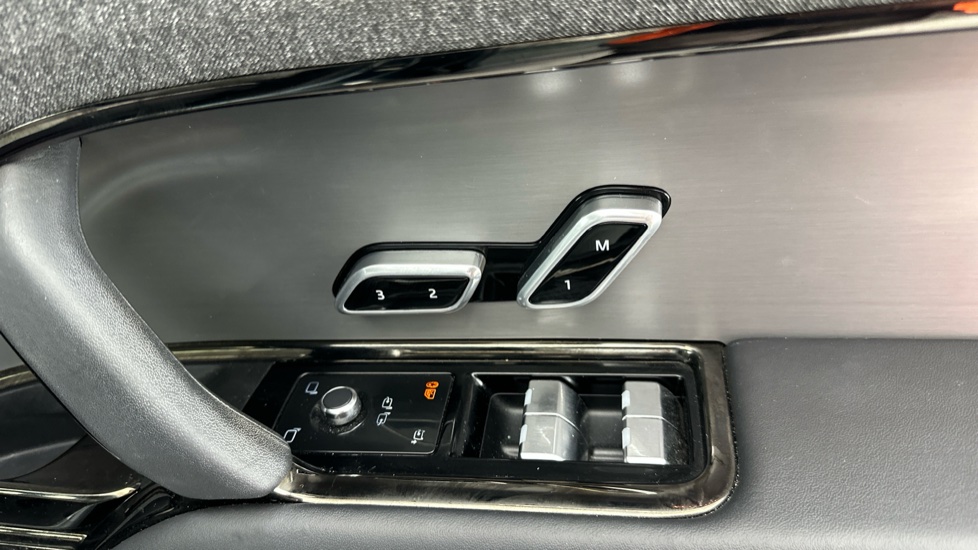 Land Rover Range Rover Image 23