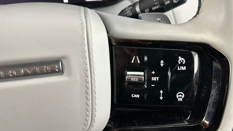 Land Rover Range Rover Image 24