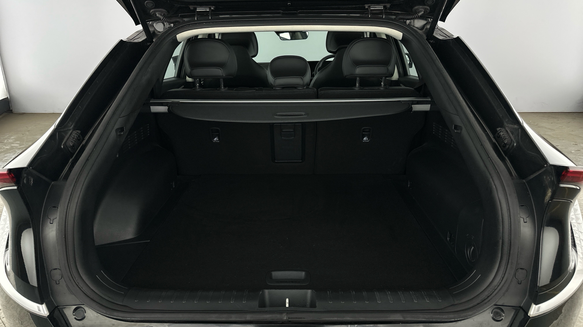 4020867 166kW Air 77.4kWh 5dr Auto