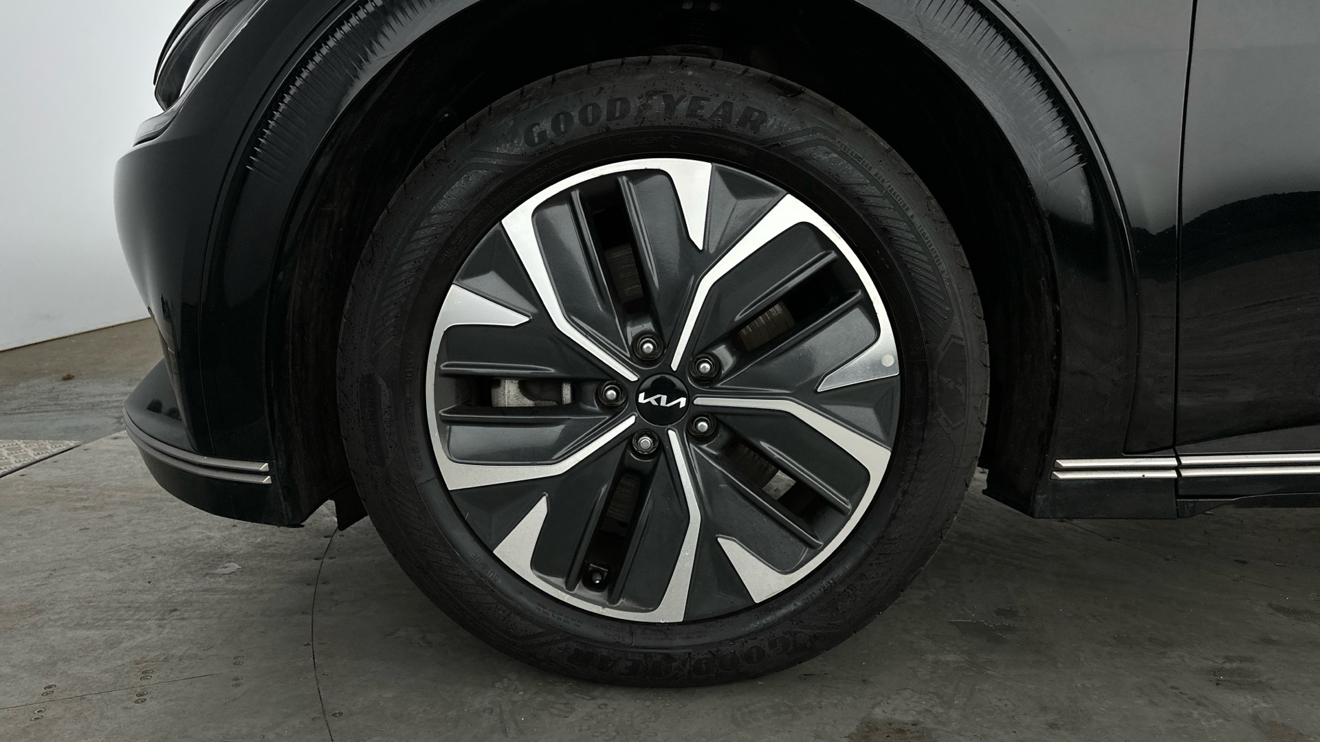 4020867 166kW Air 77.4kWh 5dr Auto