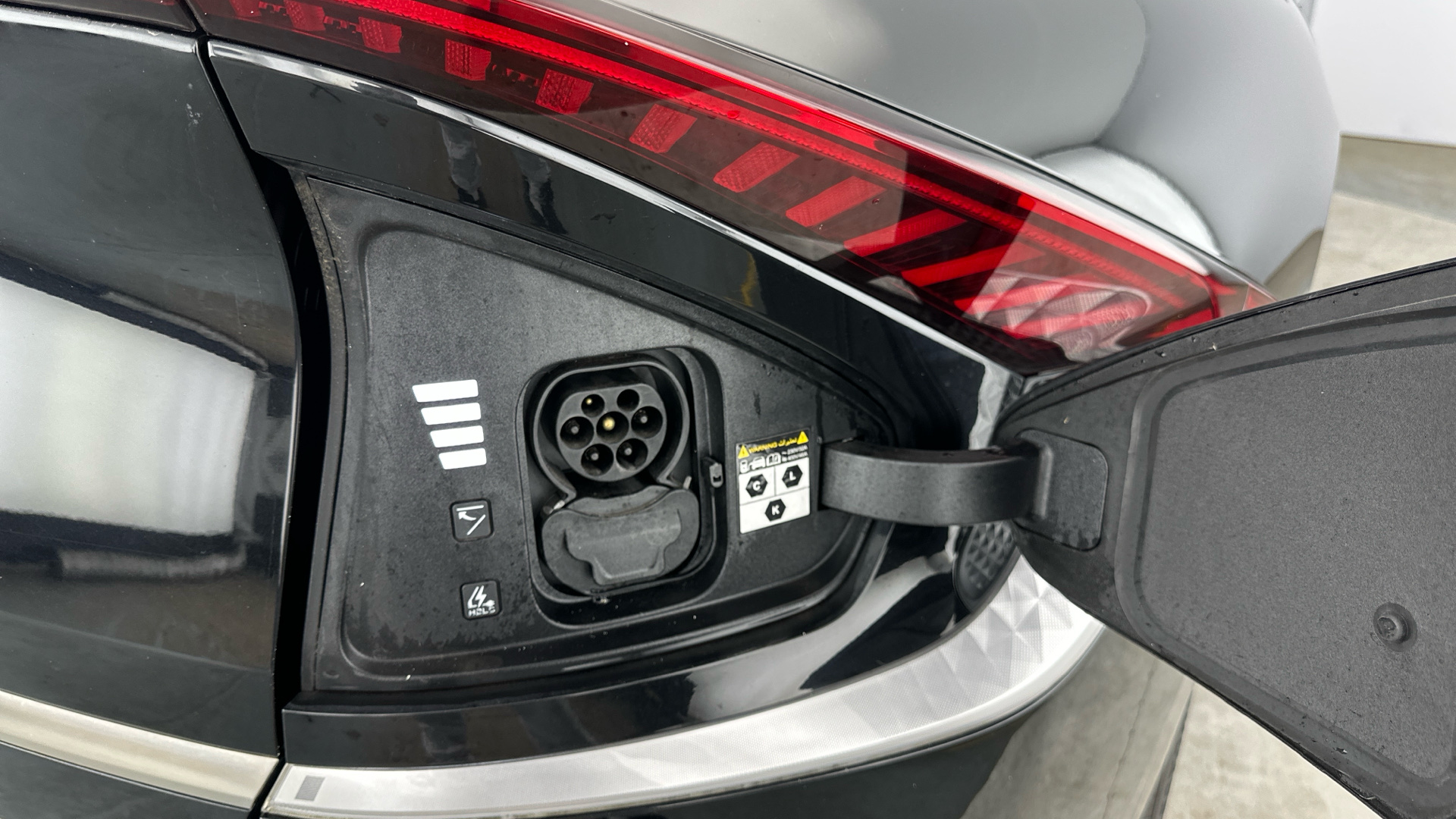 4020867 166kW Air 77.4kWh 5dr Auto