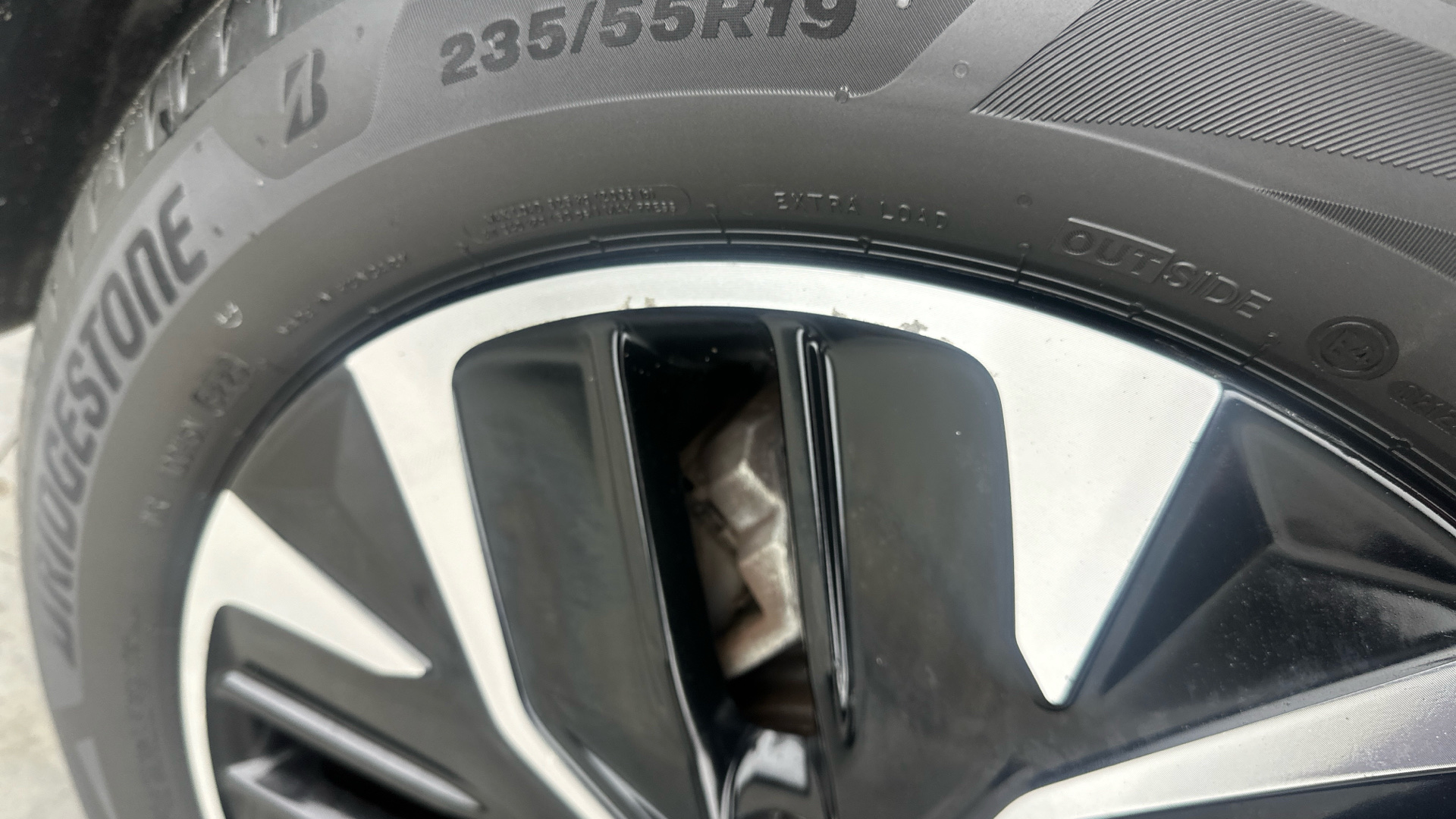 4020843 166kW GT Line 77.4kWh 5dr Auto