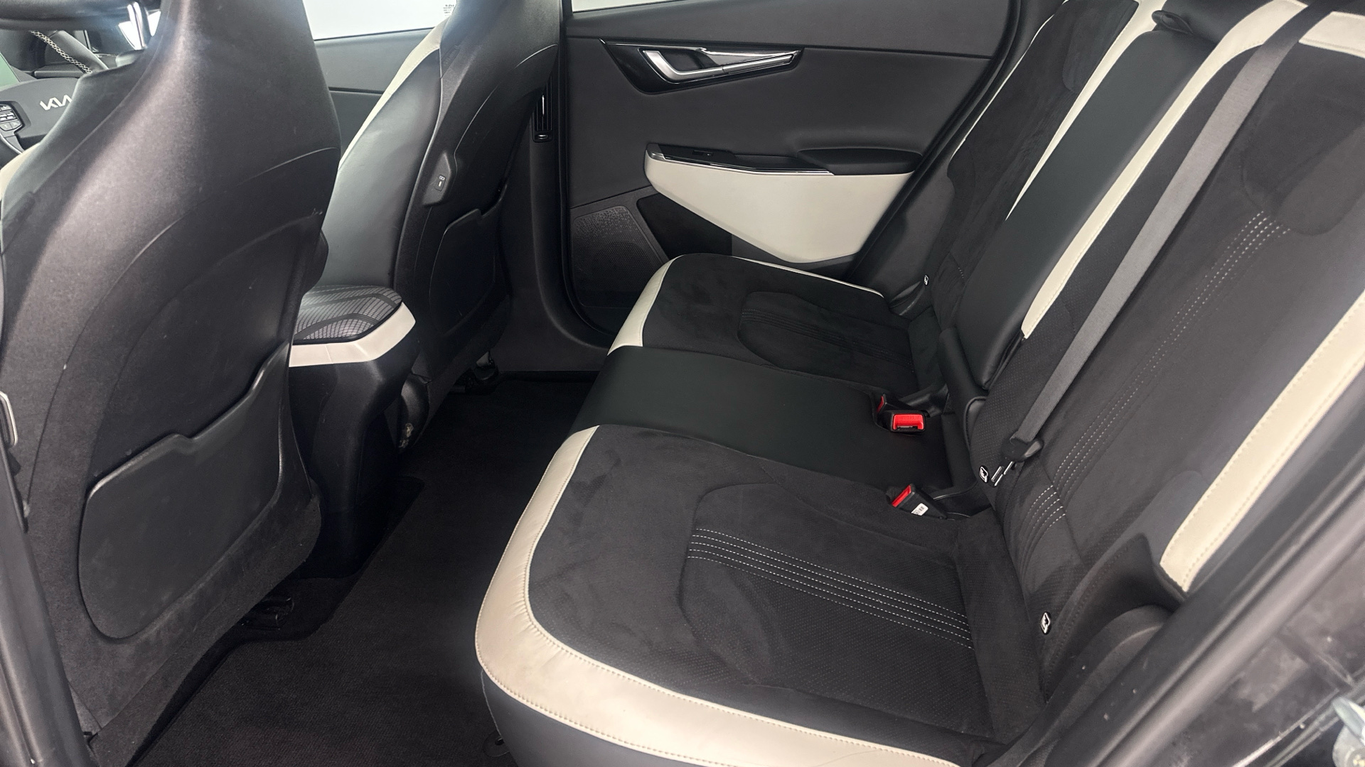 4020843 166kW GT Line 77.4kWh 5dr Auto