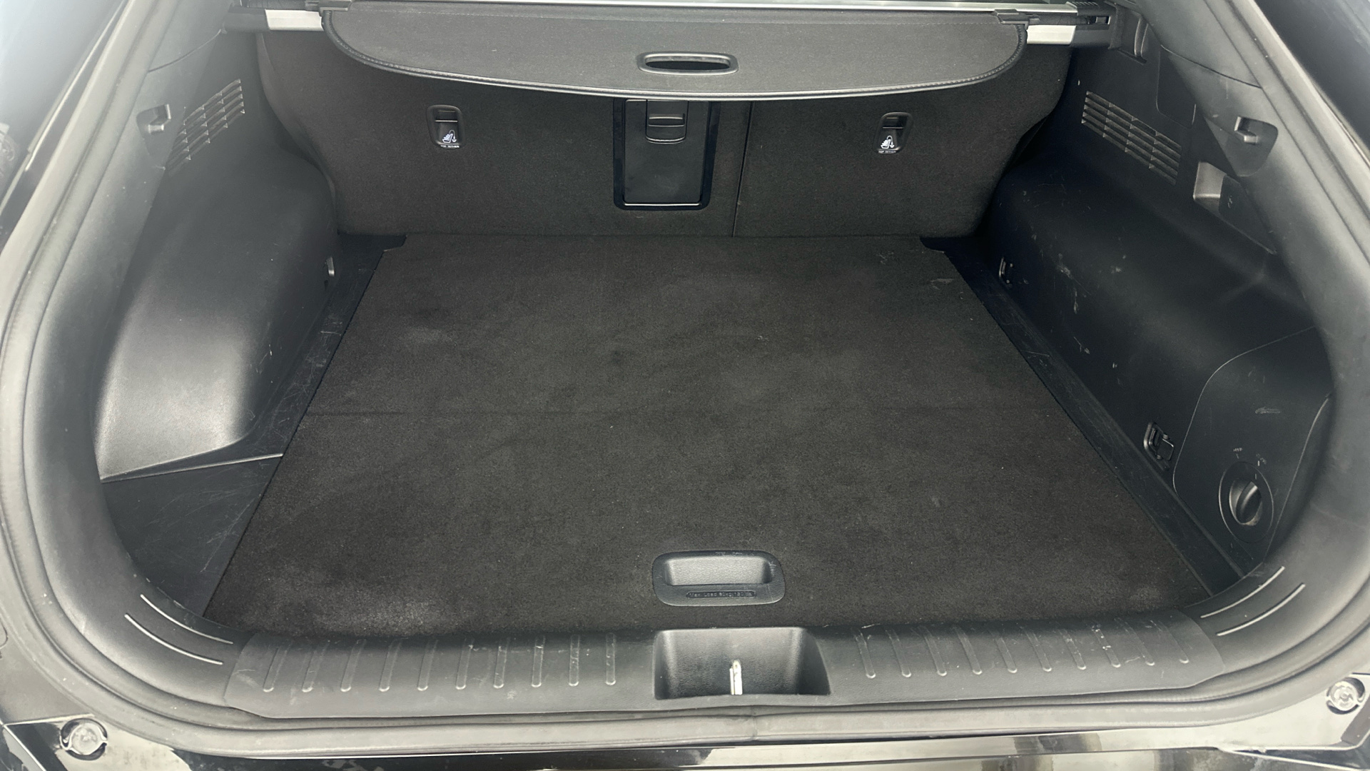 4020843 166kW GT Line 77.4kWh 5dr Auto