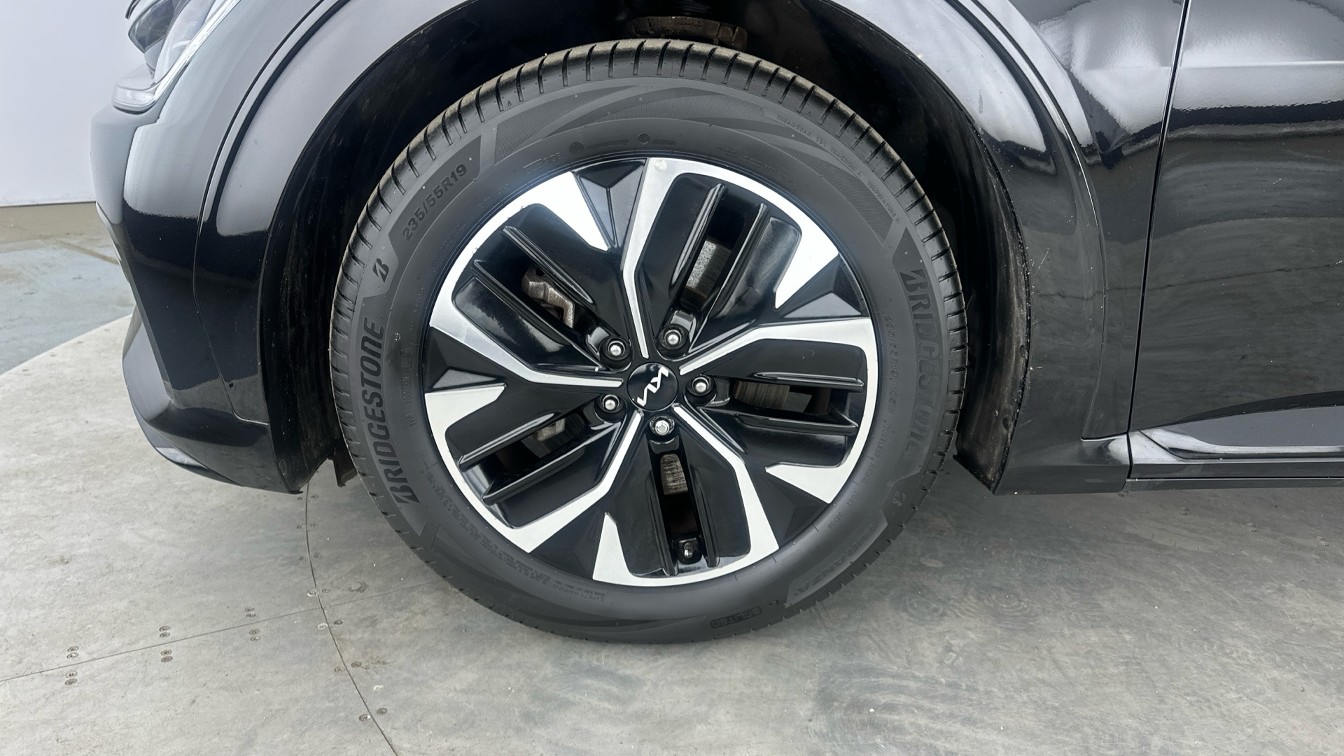 4020843 166kW GT Line 77.4kWh 5dr Auto