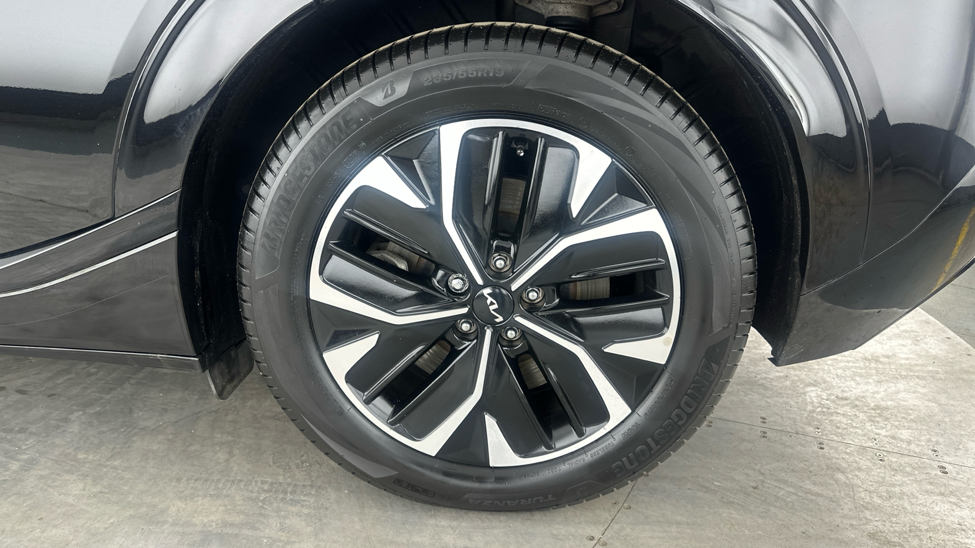 4020843 166kW GT Line 77.4kWh 5dr Auto