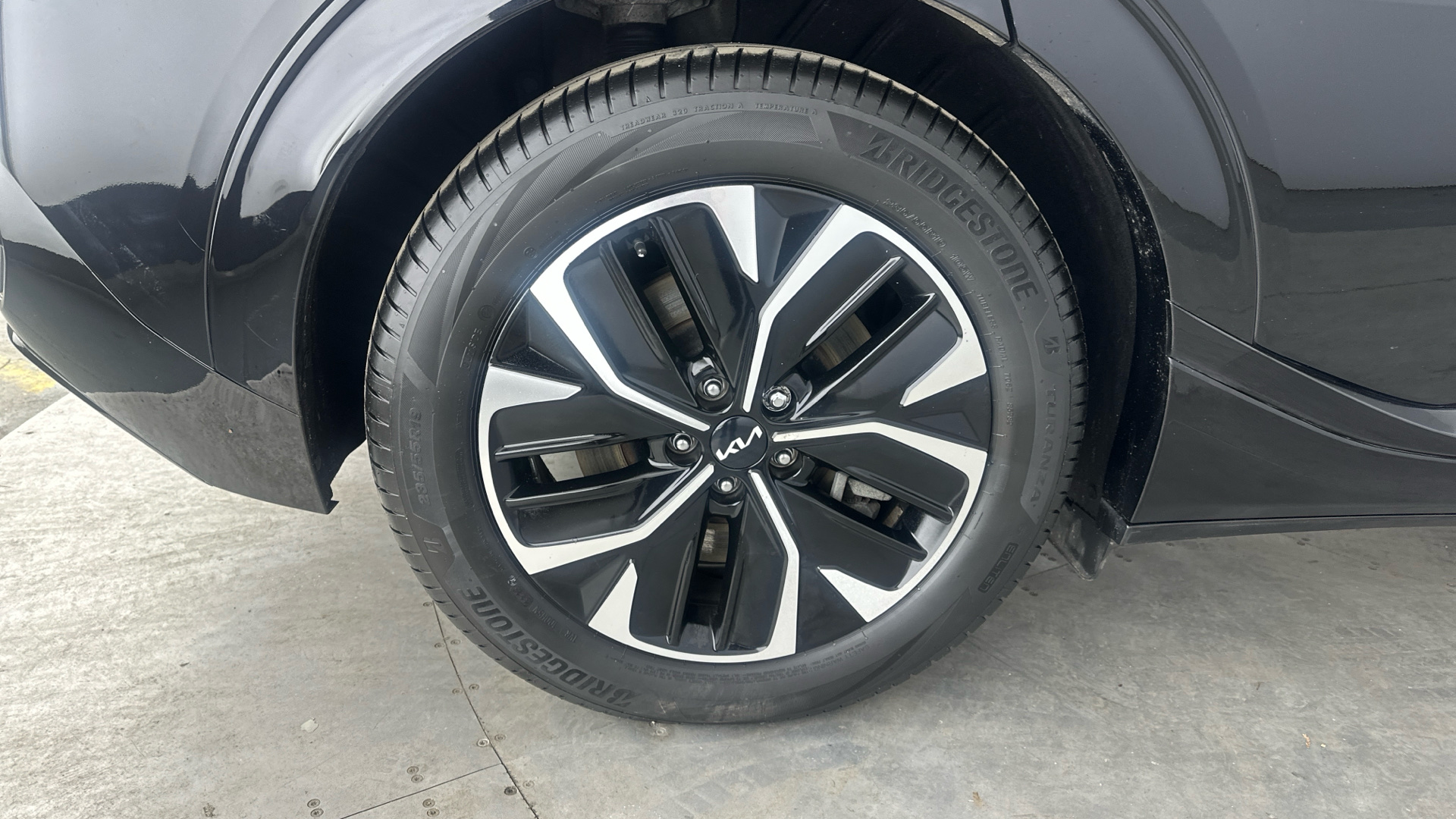 4020843 166kW GT Line 77.4kWh 5dr Auto