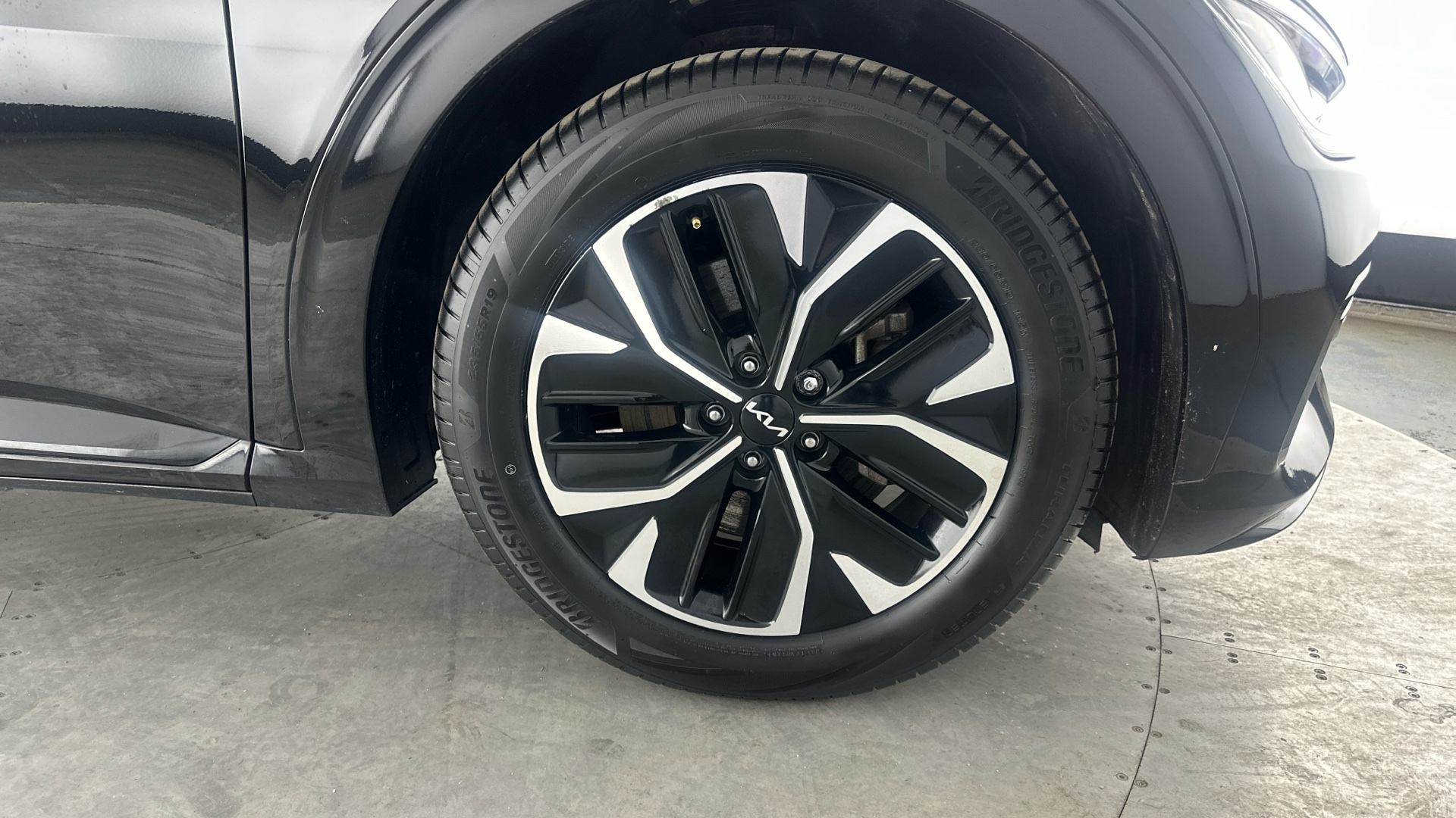 4020843 166kW GT Line 77.4kWh 5dr Auto