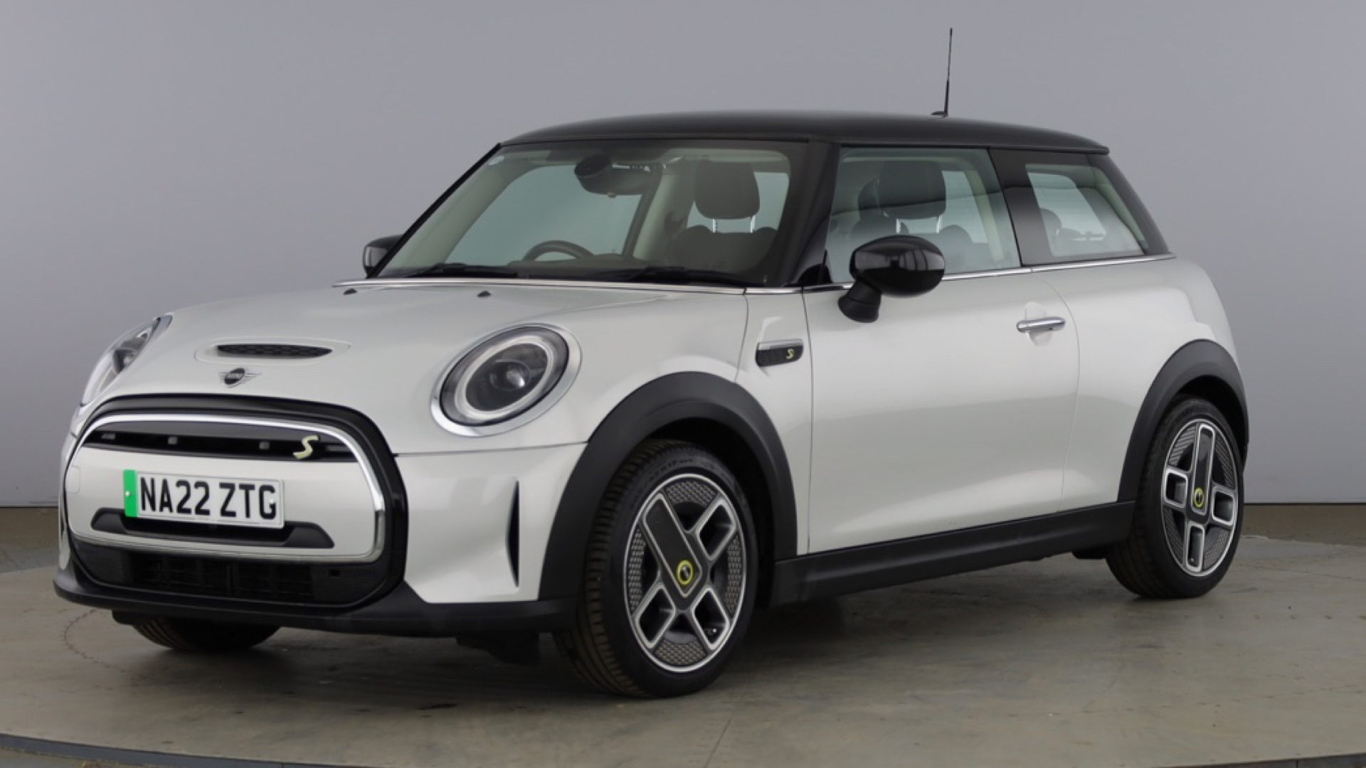 Mini Hatchback Electric 135kW Cooper S Level 1 33kWh 3dr Auto