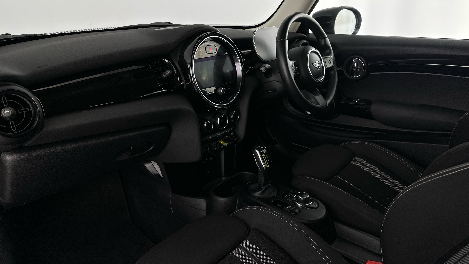 4027747 135kW Cooper S Level 1 33kWh 3dr Auto