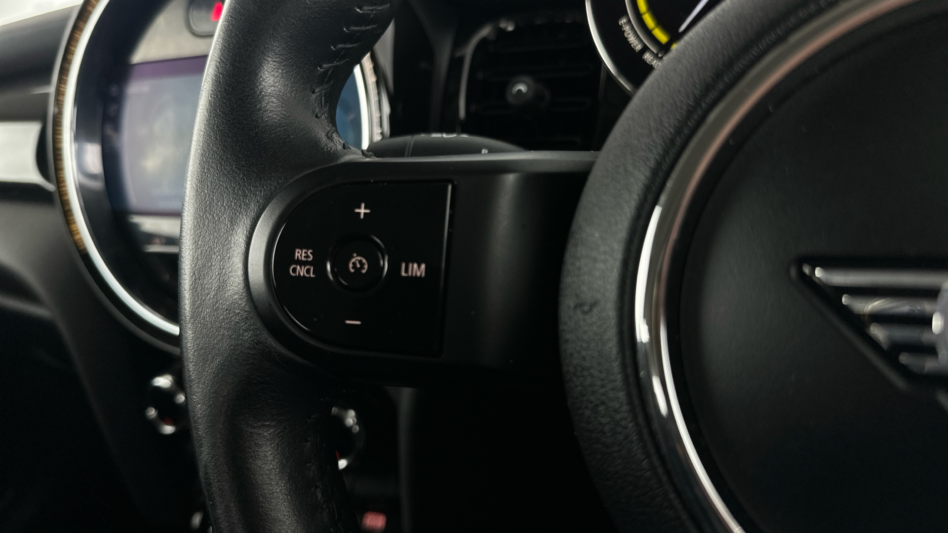 4027747 135kW Cooper S Level 1 33kWh 3dr Auto