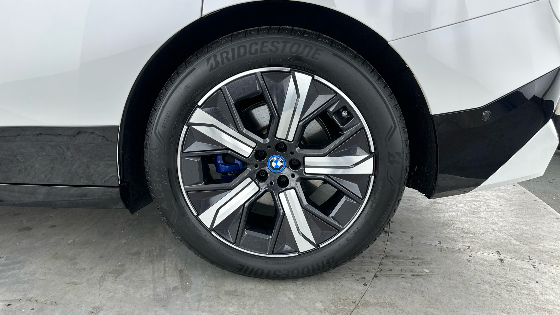 4020799 240kW xDrive40 M Sport 76.6kWh 5dr Auto