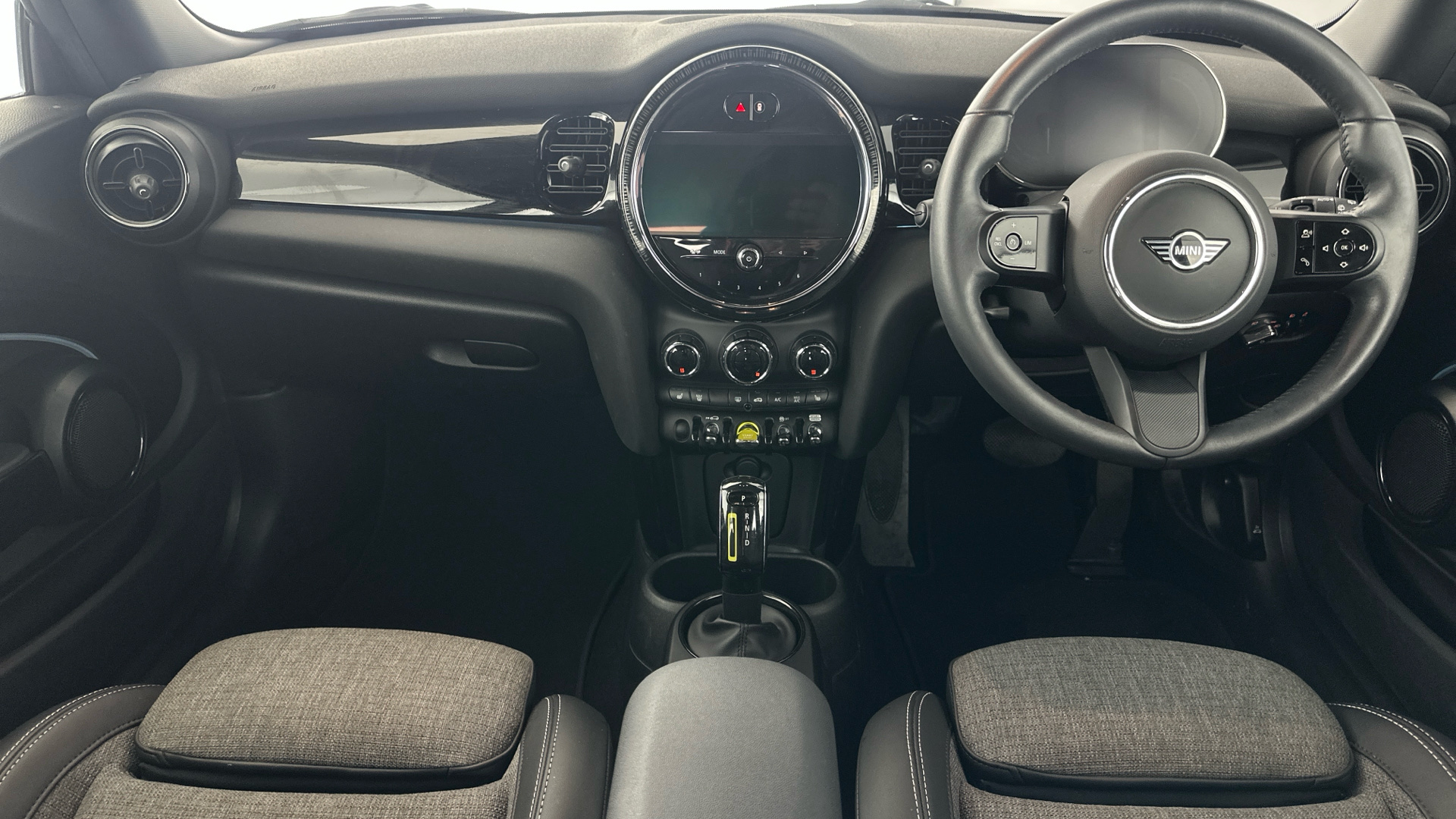 4020847 135kW Cooper S Level 2 33kWh 3dr Auto