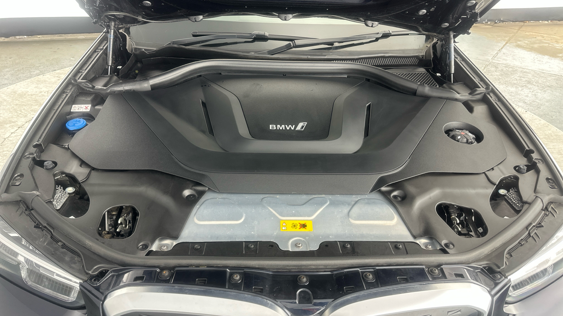 4027617 210kW M Sport 80kWh 5dr Auto