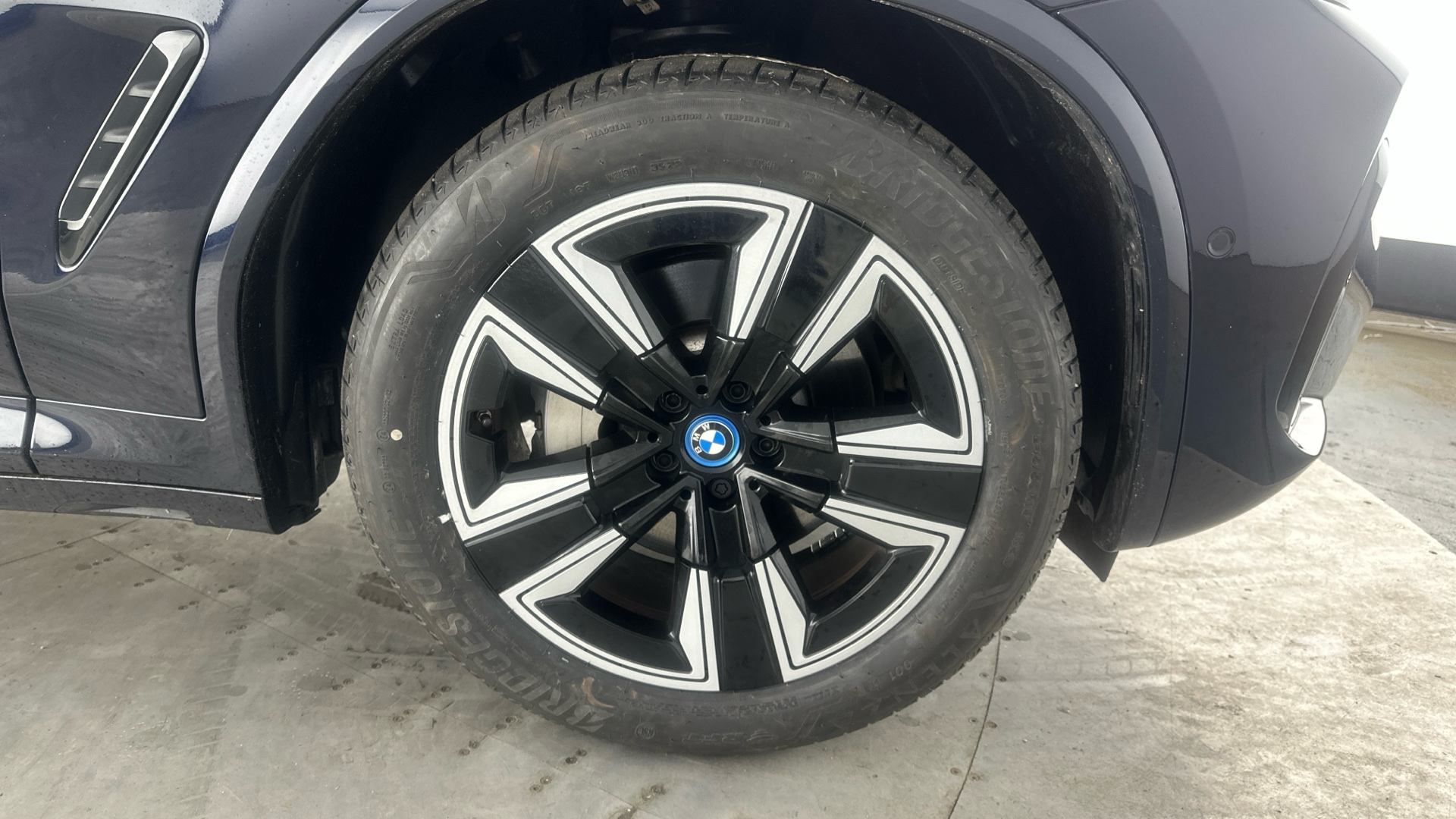 4027617 210kW M Sport 80kWh 5dr Auto