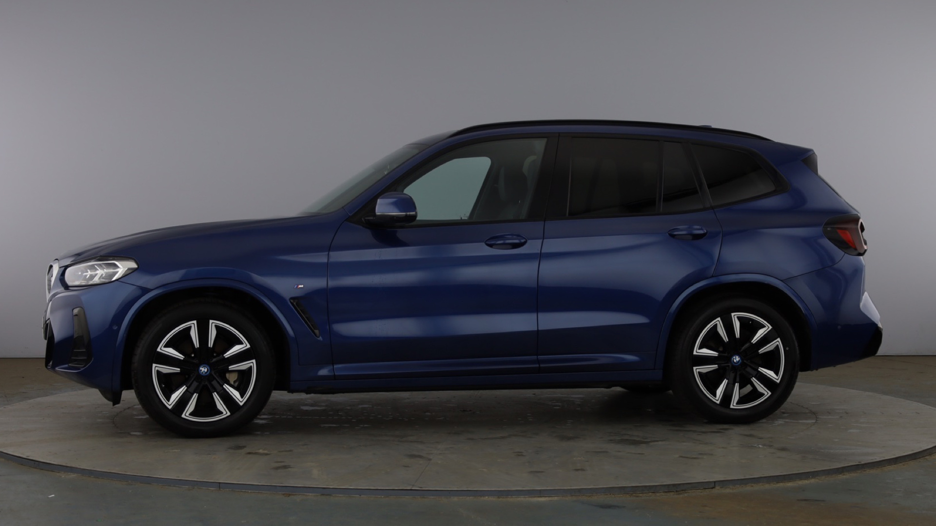 4020707 210kW M Sport 80kWh 5dr Auto