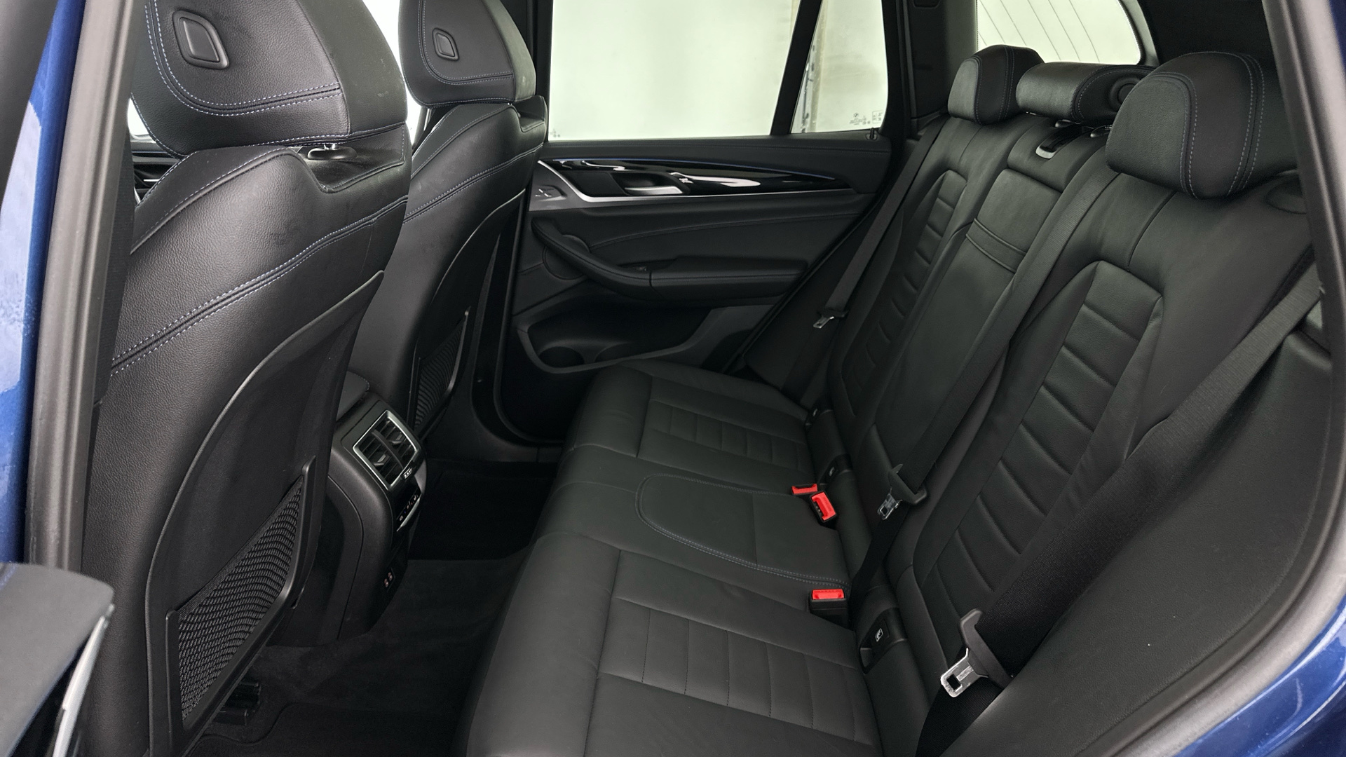 4020707 210kW M Sport 80kWh 5dr Auto