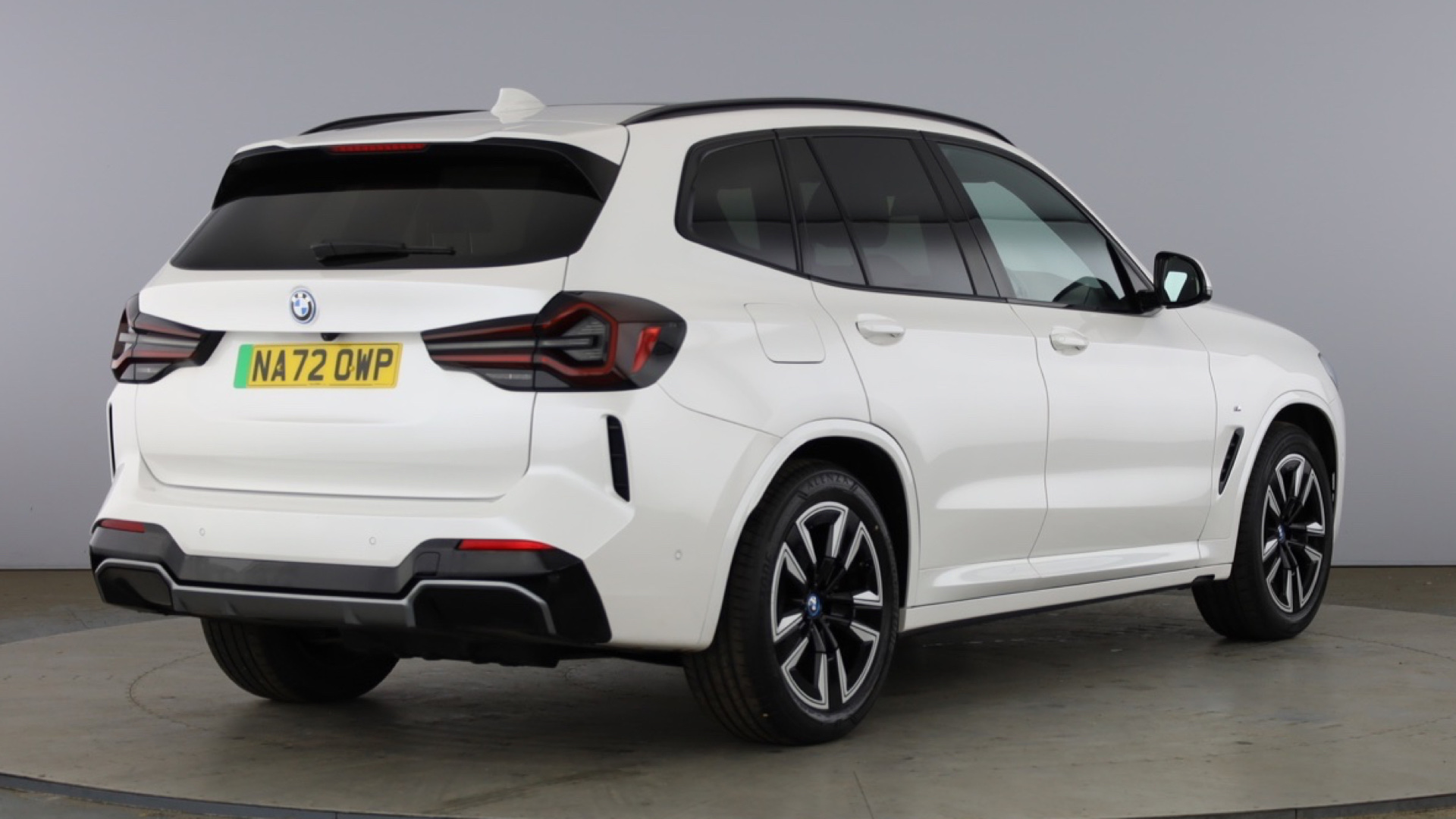 4020886 210kW M Sport 80kWh 5dr Auto