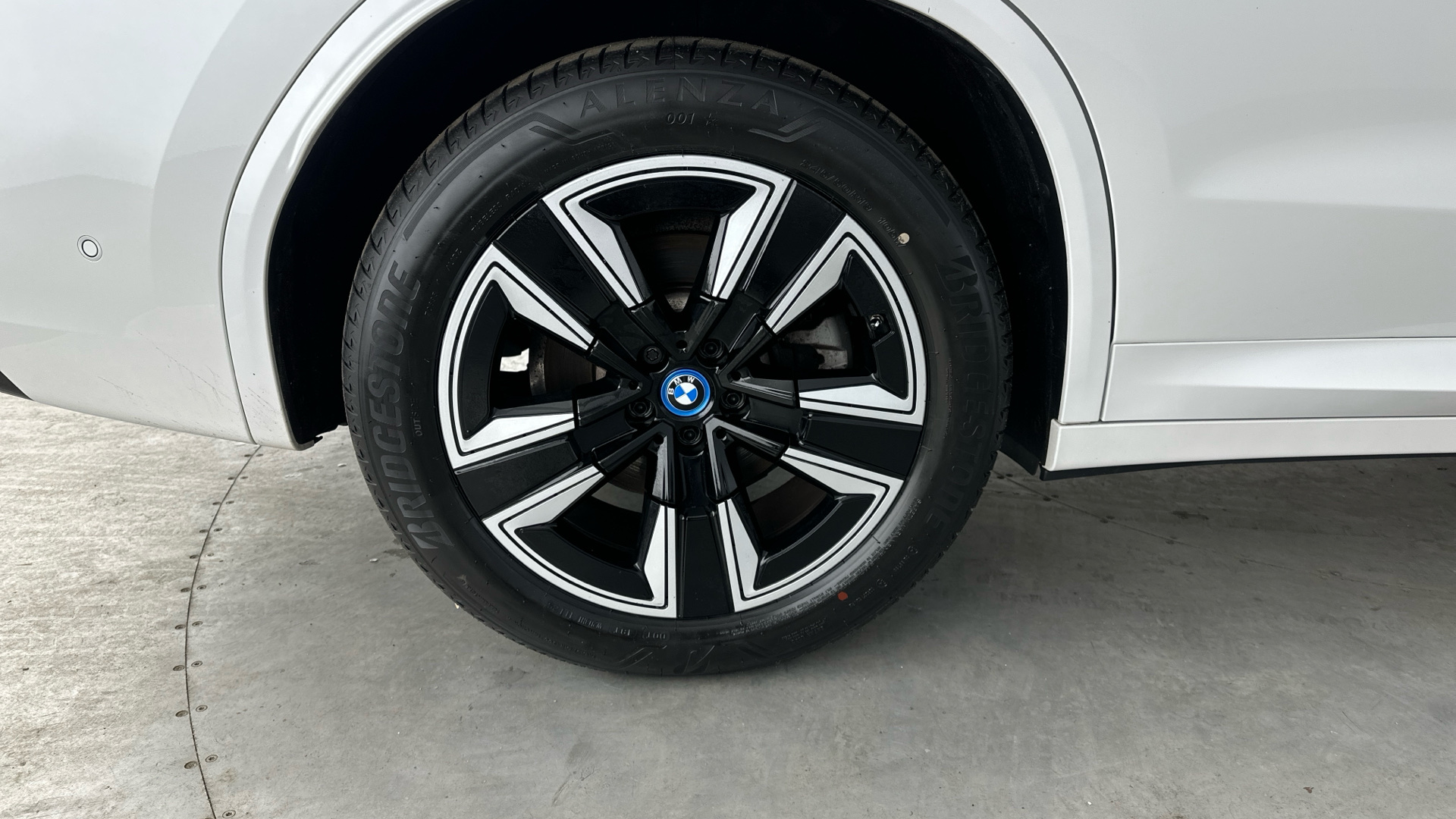 4020886 210kW M Sport 80kWh 5dr Auto