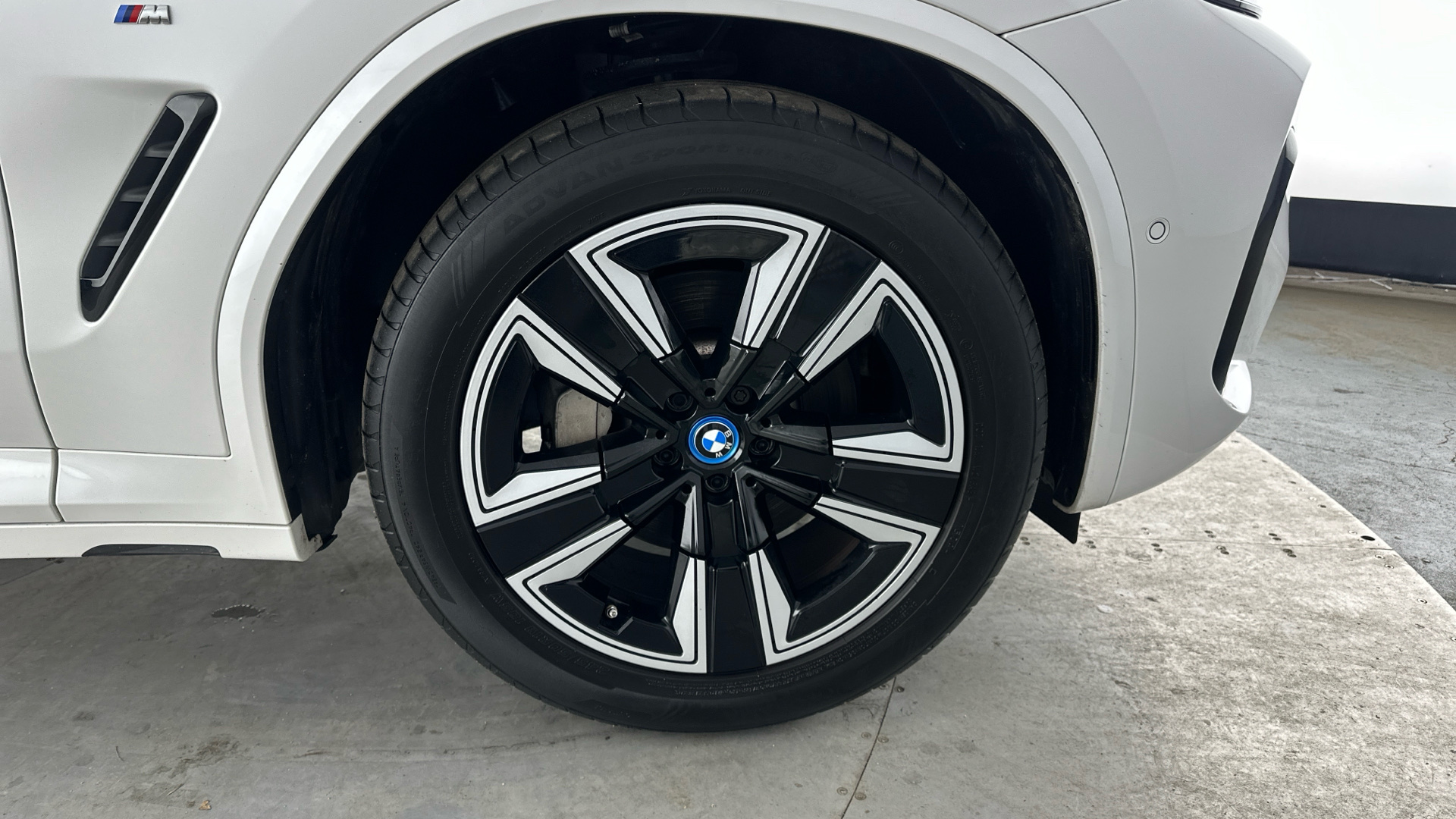 4020886 210kW M Sport 80kWh 5dr Auto