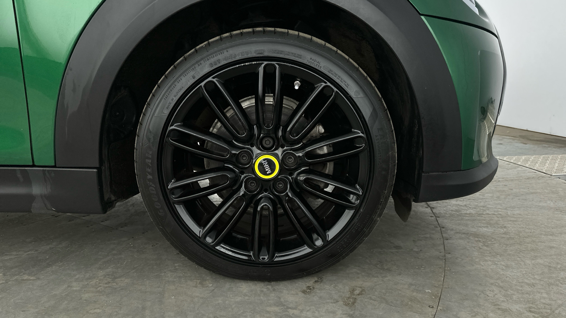 4027725 135kW Cooper S Level 2 33kWh 3dr Auto