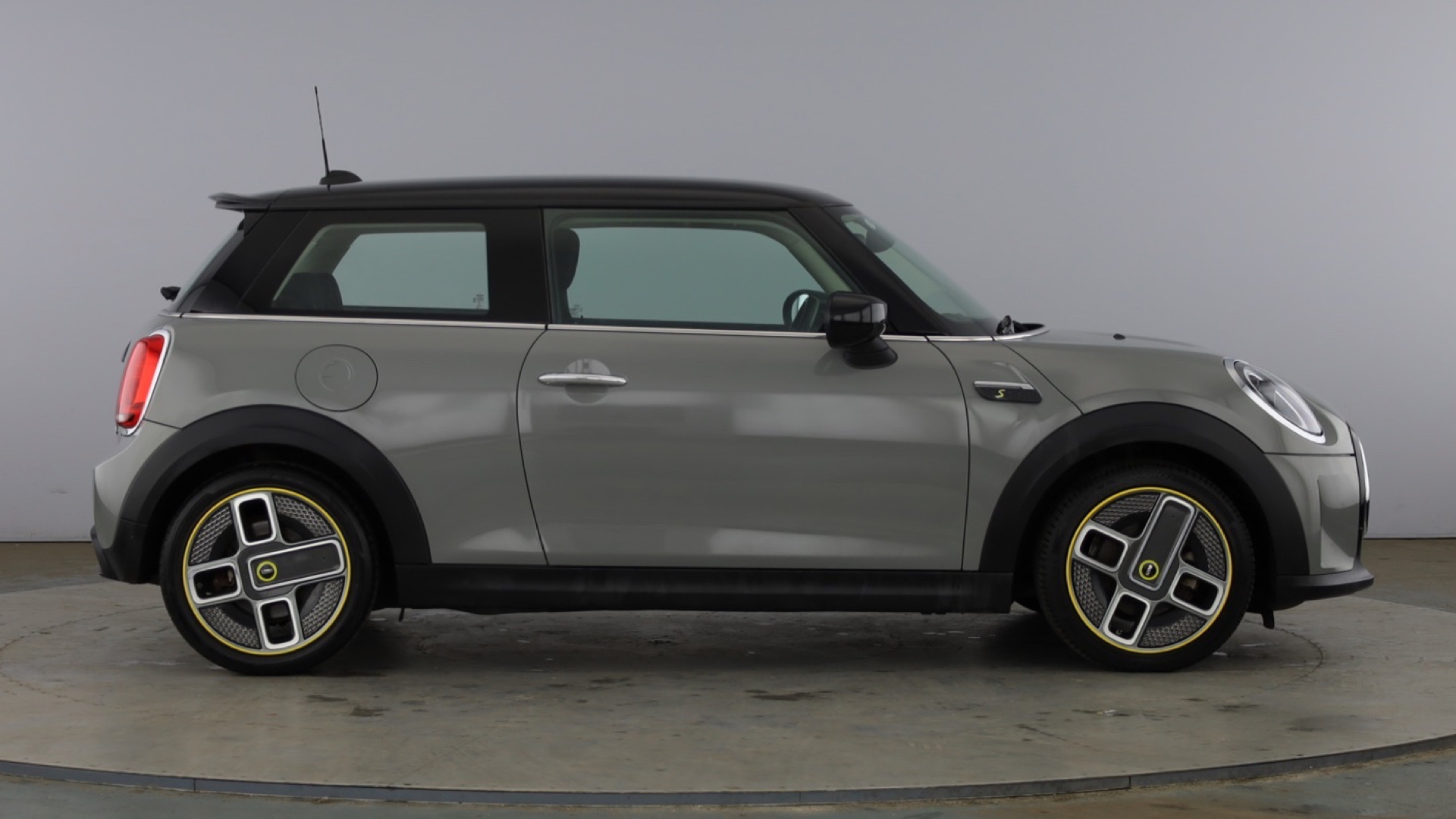 4020723 135kW Cooper S Level 1 33kWh 3dr Auto
